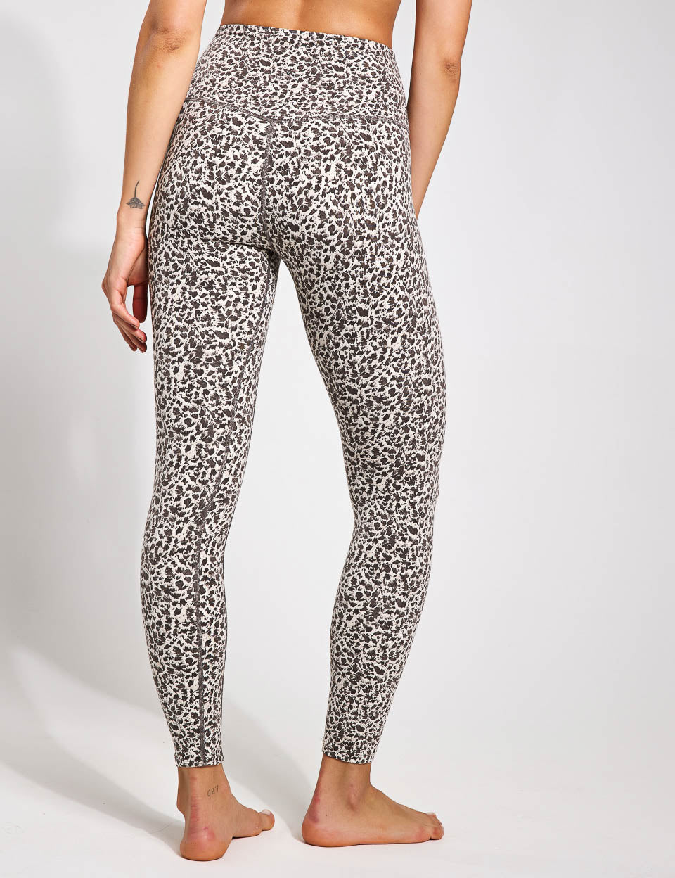 Let's Move High Waisted Legging 25 - Aurora Feather Print Yoga Pants for Women | Perfect for Workouts, Running & Lounge Wear