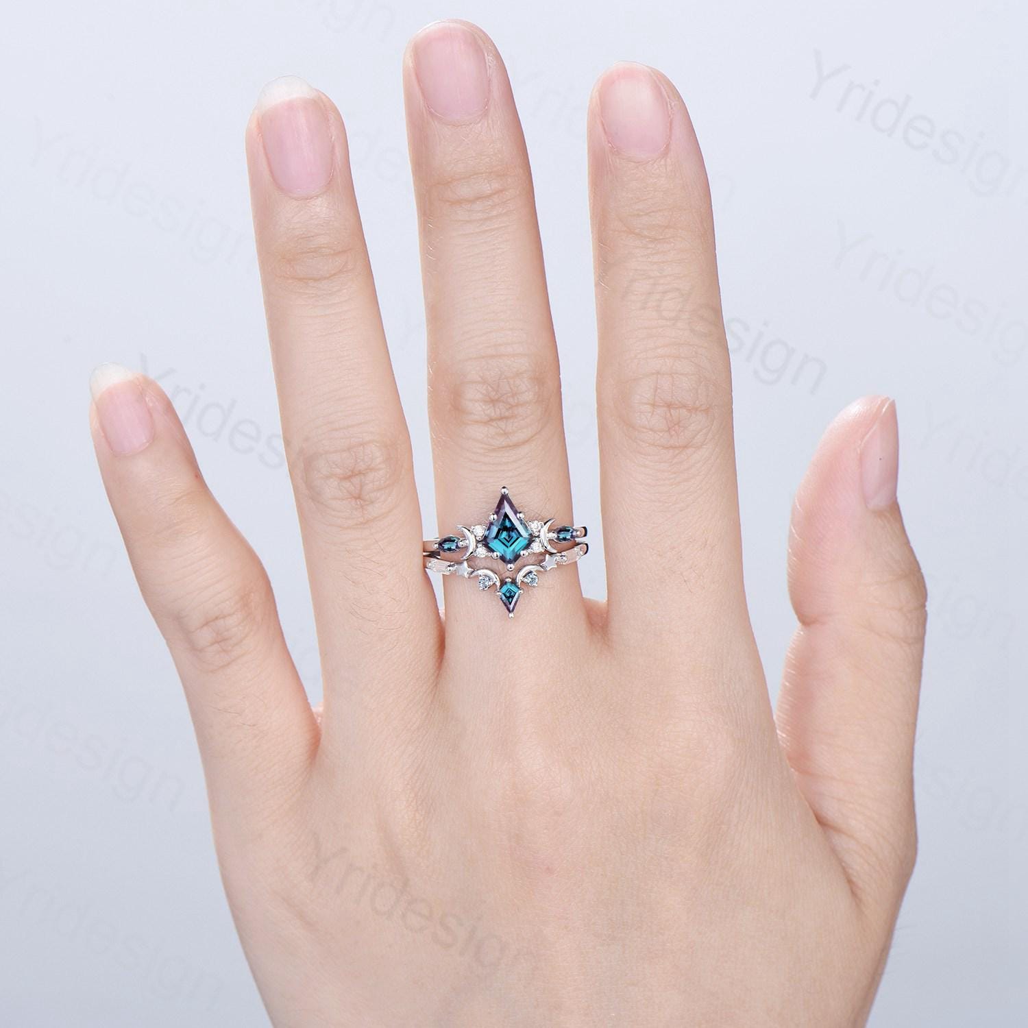 Black Gold Kite Cut Alexandrite Engagement Ring Set | Crescent Moon Star Color Change June Birthstone Ring | Unique Gothic Bridal Ring Set for Women | Perfect for Weddings, Anniversaries & Special Occasions