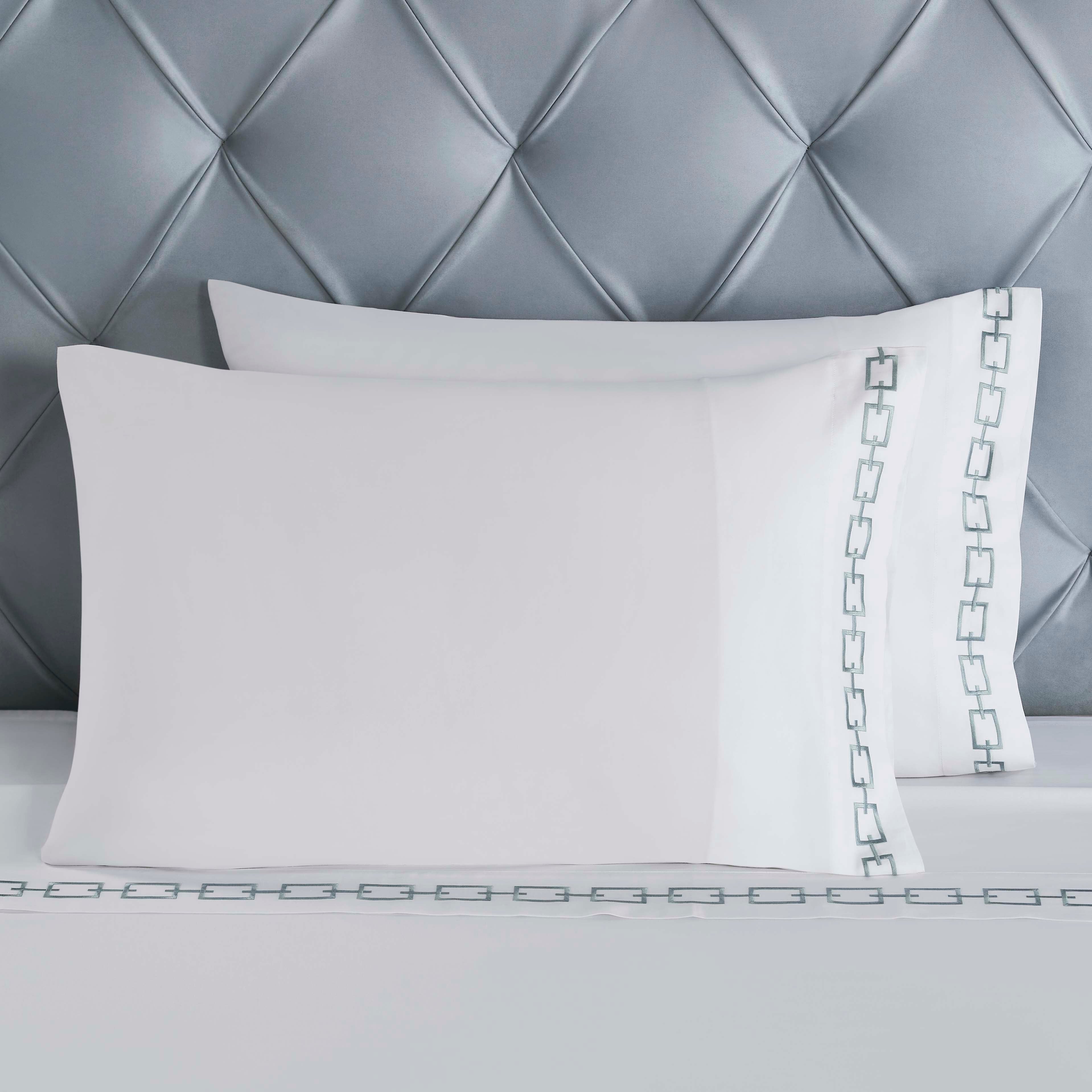 Chain Links Cotton Embroidered Deep Pocket Bed Sheet Set - Queen Size 4-Piece Luxury Bedding for Comfortable Sleep - Perfect for Master Bedroom, Guest Room & Dorm