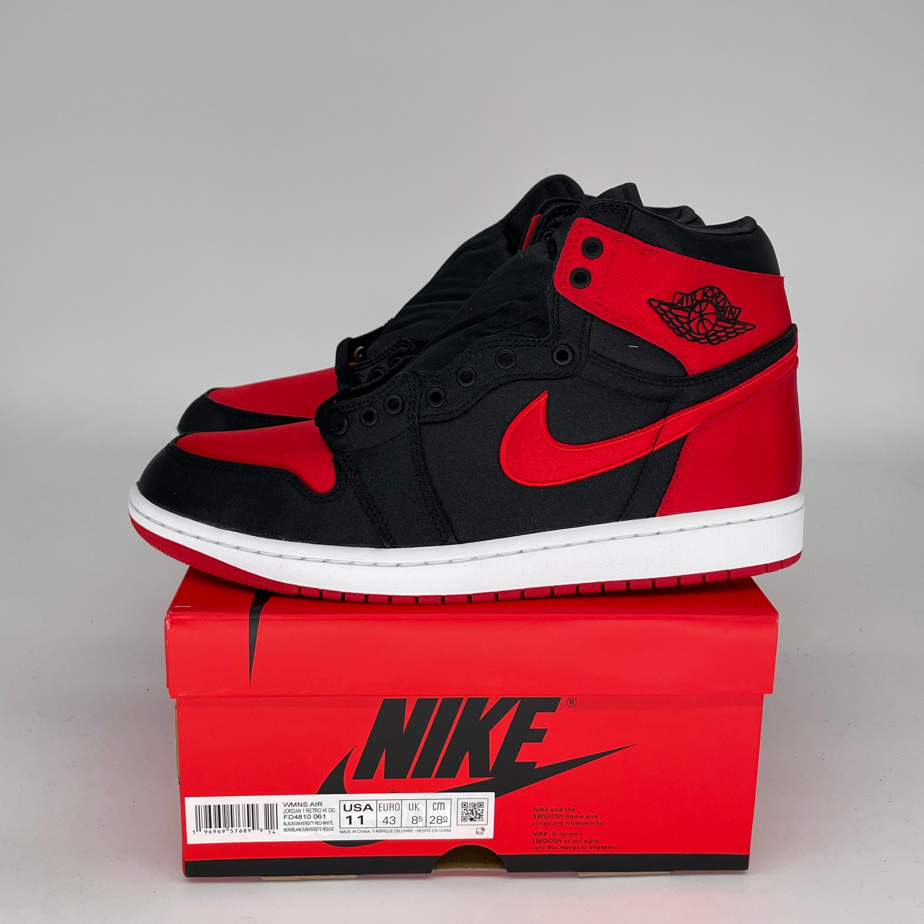 Original Title: AIR JORDAN 1 SATIN BRED W SIZE 9.5/11W FD4810 061   Optimized Title: **Air Jordan 1 Satin Bred Women's Sneakers - Size 9.5/11W (FD4810-061) - Stylish & Comfortable for Casual Wear, Gym, and Street Fashion**