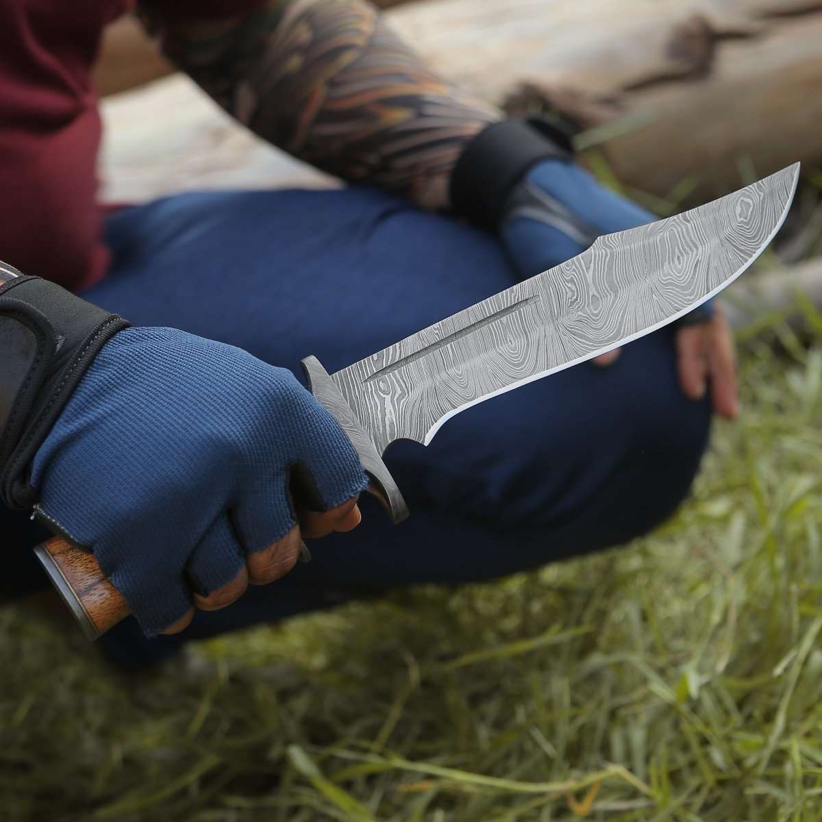 Premium Damascus Steel Bowie Knife with Rosewood Handle - Hunting, Camping & Outdoor Survival Tool