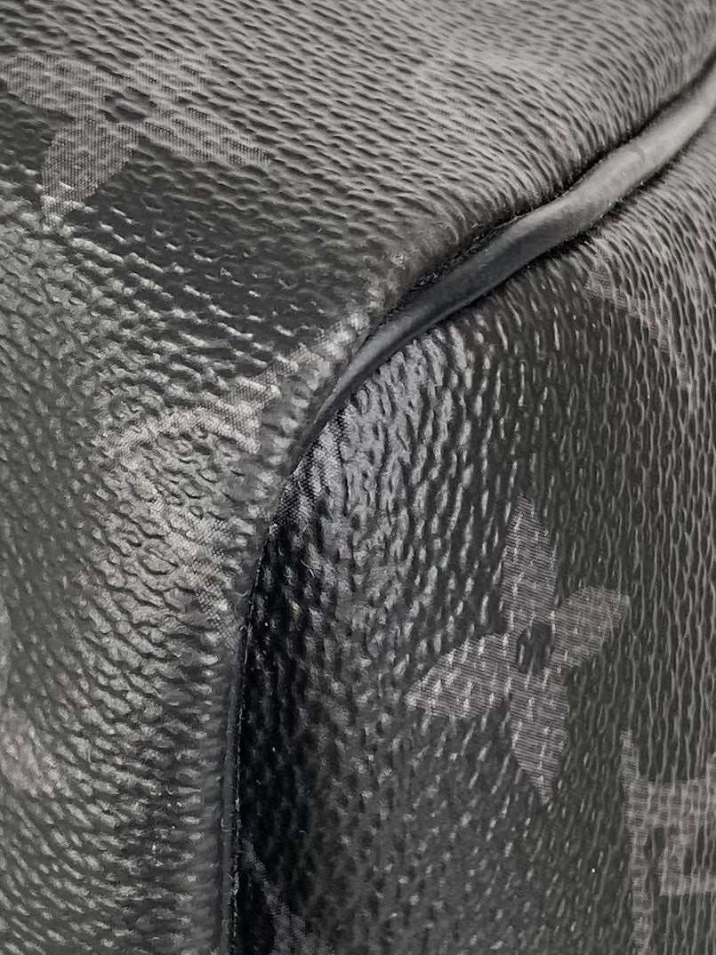Louis Vuitton Eclipse Monogram Keepall Bandouliere 55 Travel Duffle Bag - Stylish Carry-On Luggage for Weekend Getaways & Business Trips