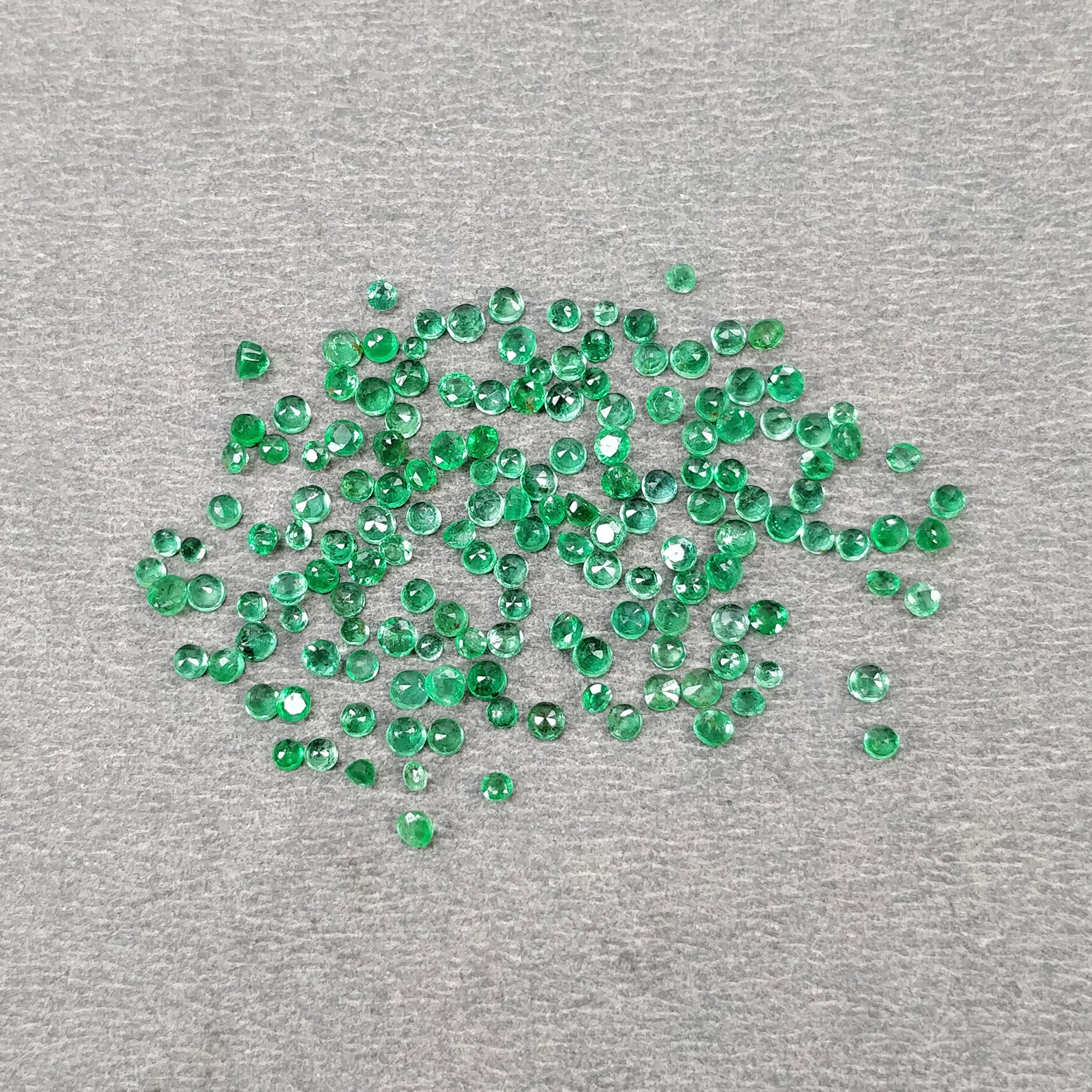 5.00cts Natural Untreated Green Emerald Gemstone - Round Cut 1.5mm-2mm for Jewelry Making, Engagement Rings & Luxury Gifts