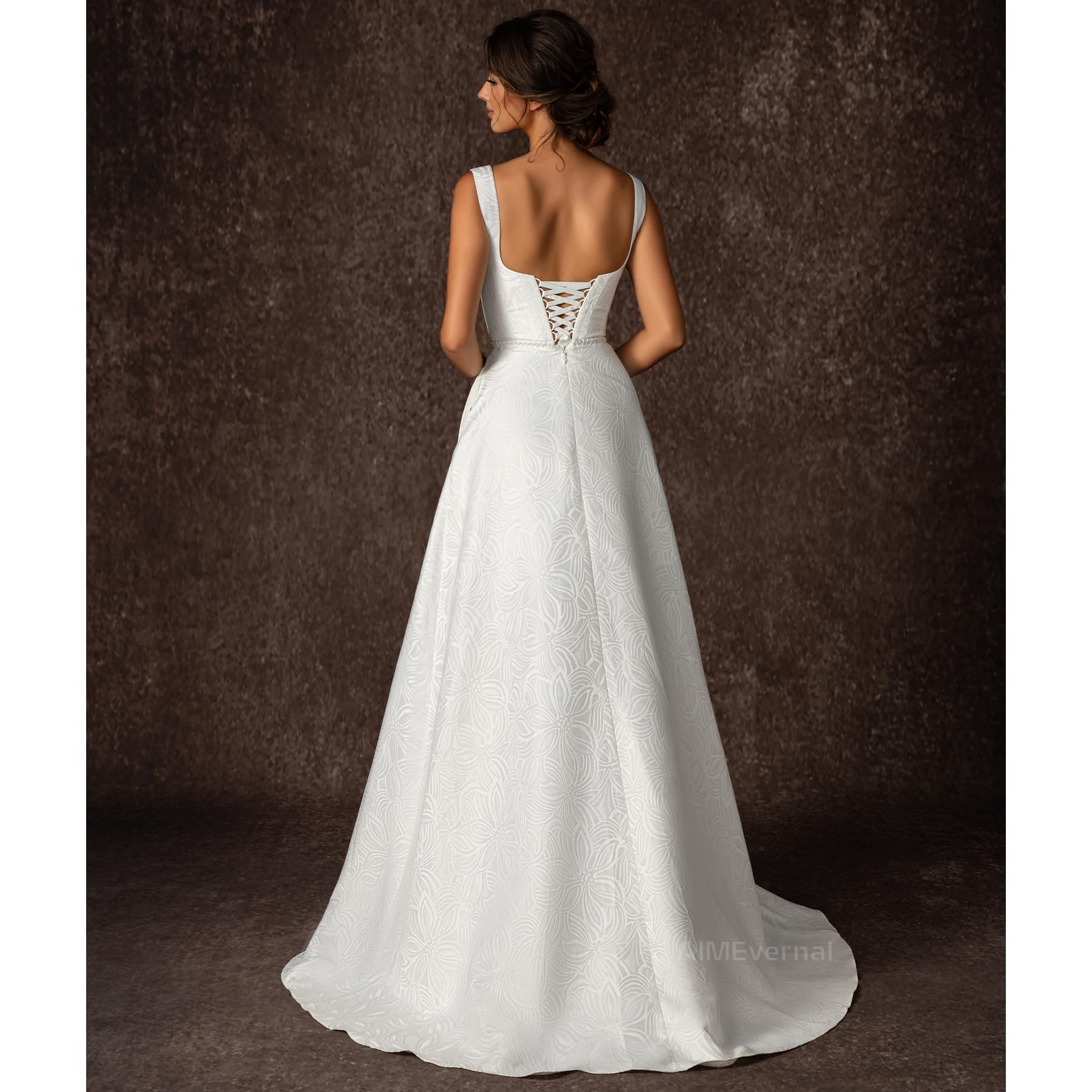 Elegant Jacquard Wedding Dress with Pockets - Adjustable Lightweight Royal Style Bridal Gown for Outdoor, Beach & Church Weddings