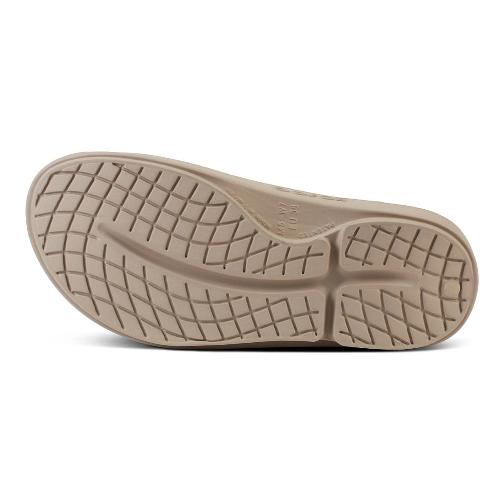OOFOS Ooahh Slide - Comfortable Recovery Sandals for Men & Women - Perfect for Post-Workout, Travel & Relaxation at Home