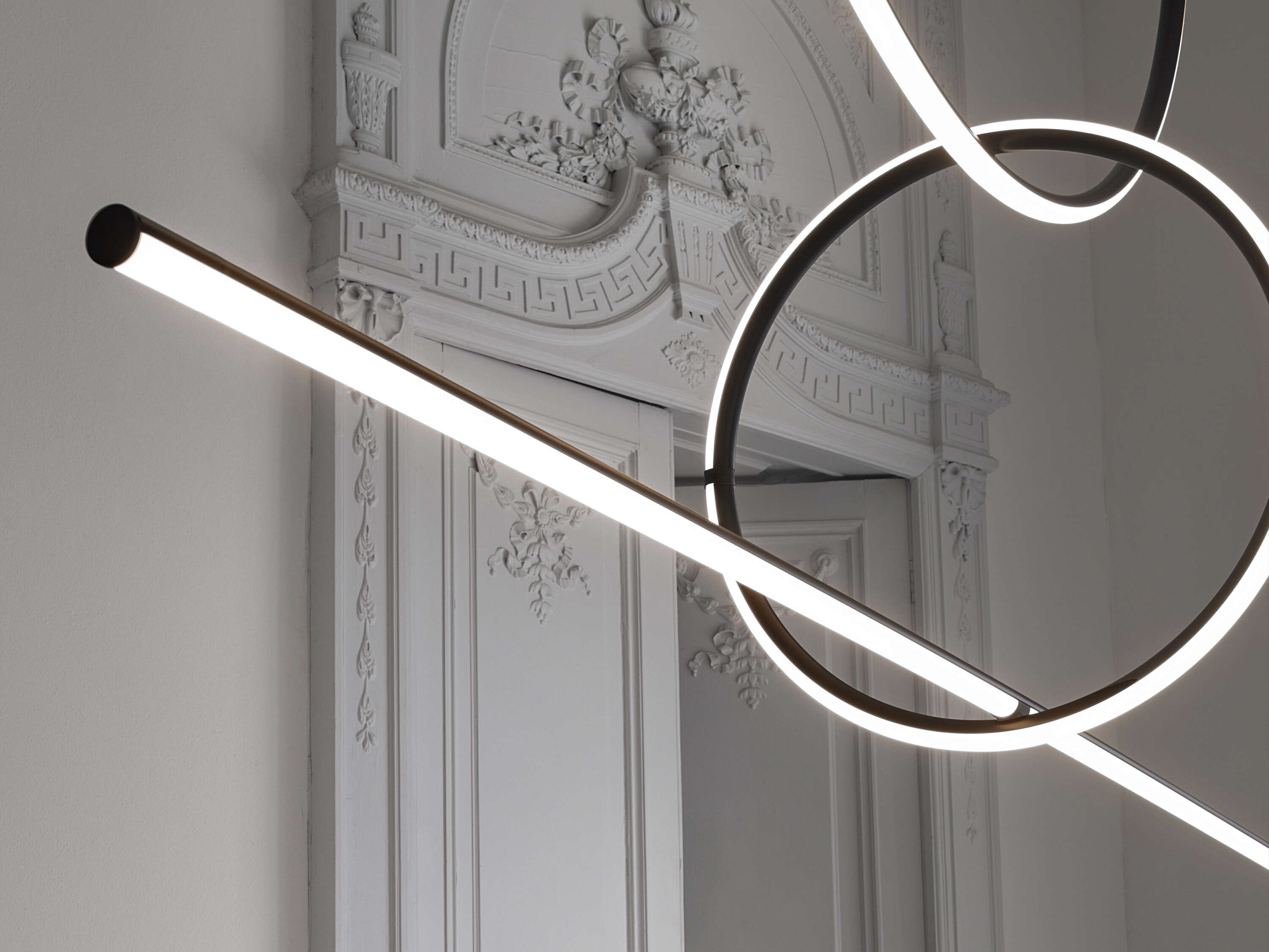 Modern Hanging Pendant Light Fixture - Elegant Suspension Lamp for Living Room, Dining Room, Kitchen Island & Bedroom Lighting Decor
