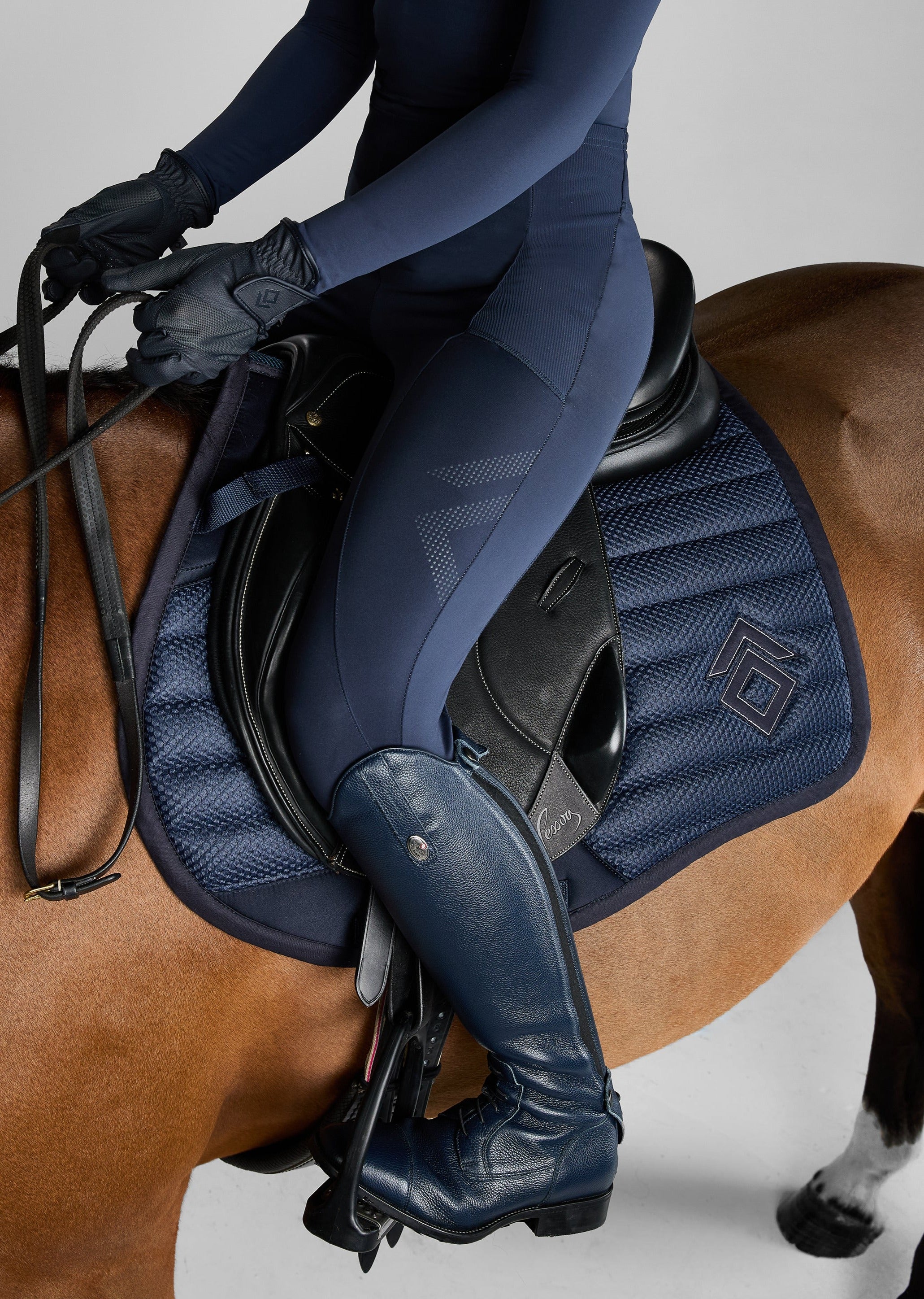 Premium Navy Blue Mesh Saddle Pad for Horses - Breathable & Comfortable Riding Equipment for Training, Shows & Trail Riding