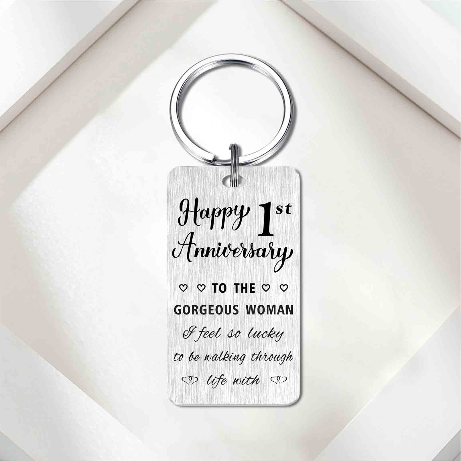 HYHYDHP 1 Year Anniversary Keychain - Romantic Wedding Gift for Husband & Wife - Perfect 1st Anniversary Present for Couples - Ideal for Valentine's Day, Anniversaries & Romantic Occasions