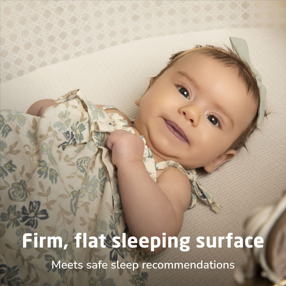 Maxi Cosi Sibia Bassinet - Portable Baby Crib for Newborns & Infants | Lightweight & Compact for Travel, Nursery, Bedside Sleeping | Safe & Comfortable Infant Bed with Breathable Mesh Walls