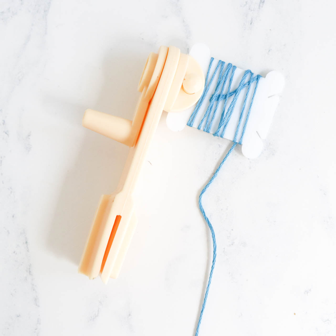 Best Embroidery Floss Bobbin Winder - Organize Thread Spools Quickly - Perfect for Cross Stitch, Needlework & DIY Craft Projects