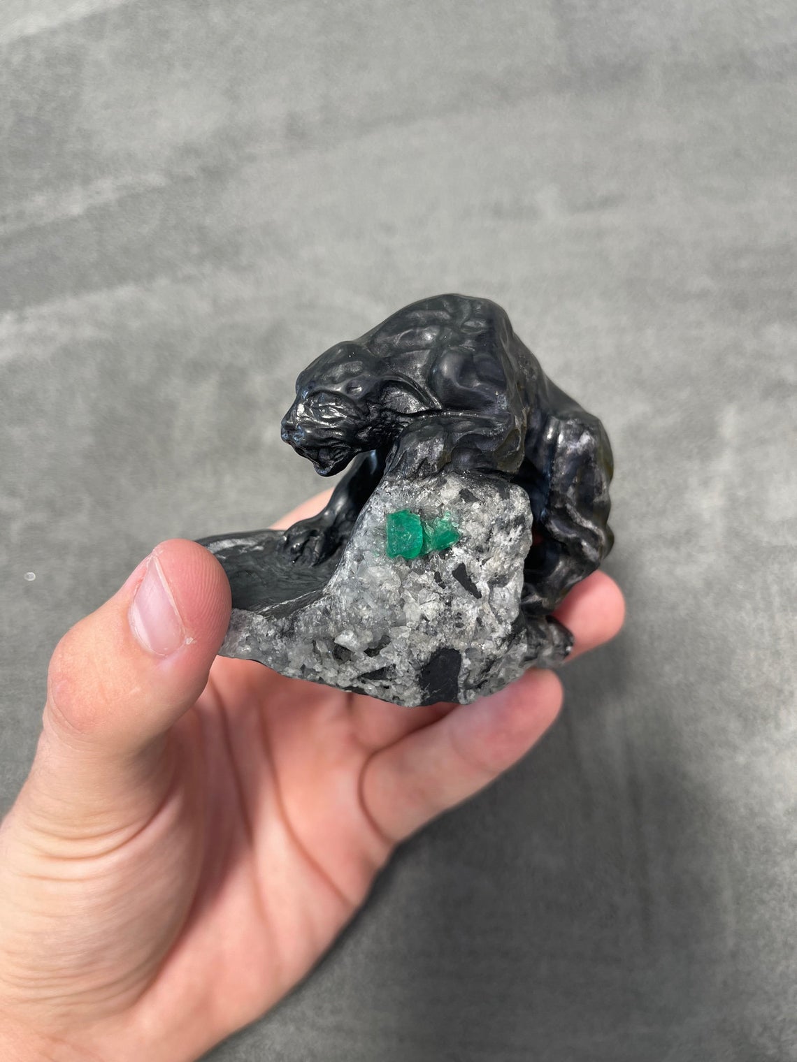 Natural Colombian Emerald Black Panther Rough Crystal Sculpture - Handcrafted Gemstone Art for Home Decor, Meditation & Spiritual Healing