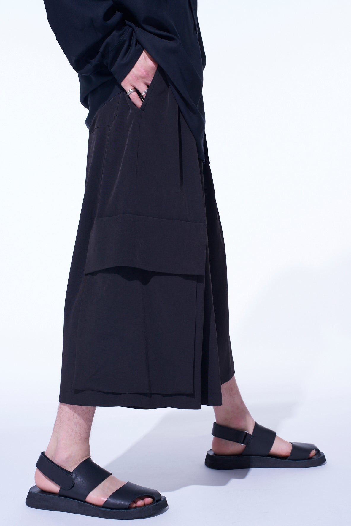 Stylish Crepe de Chine Cropped Wide Pants with Gusseted Flap Pockets - Women's High Waist Loose Fit Trousers for Casual Wear & Office Outfits