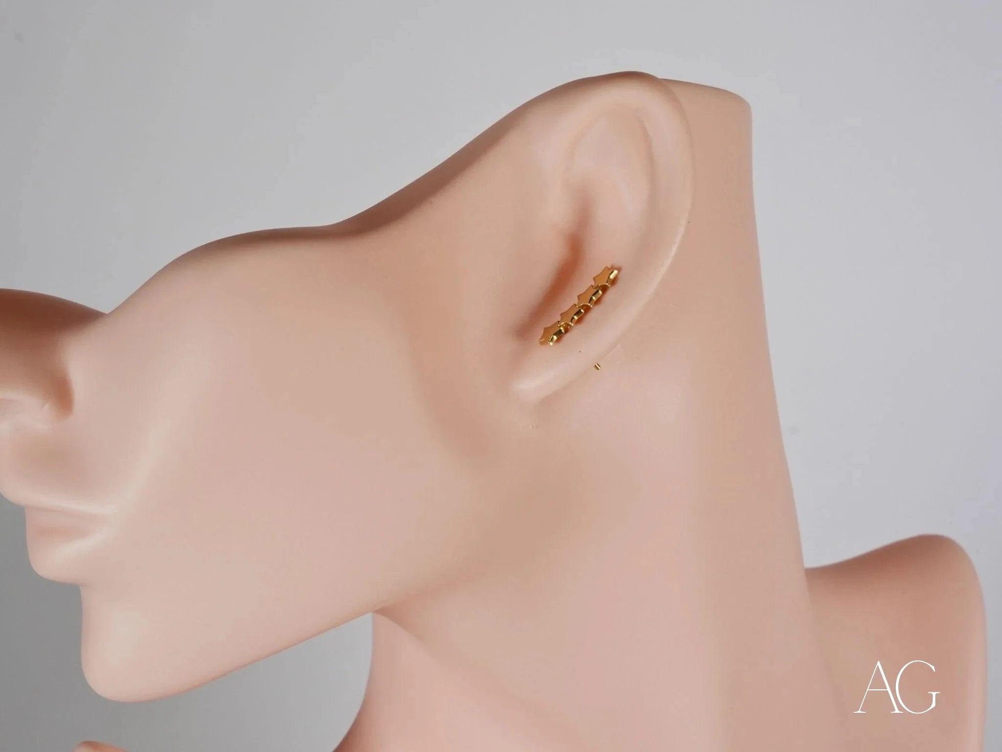 4 Stars Ear Climber Earrings for Women - Trendy Cartilage Hoop Earrings for Helix, Tragus & Lobe Piercing - Perfect for Parties, Weddings & Everyday Wear