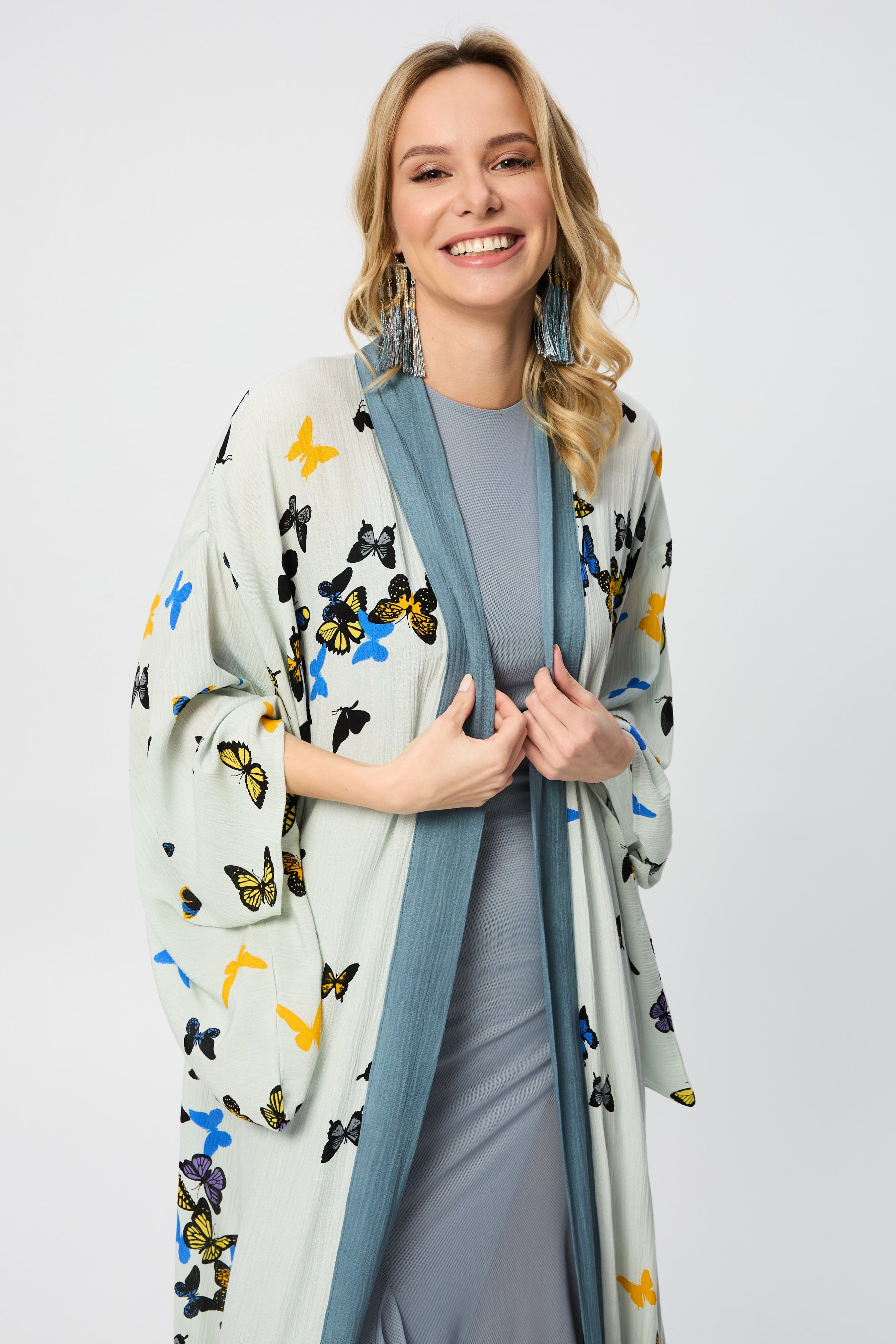Butterfly Kisses Kimono Robe - Women's Floral Lightweight Bathrobe for Spa, Lounge & Beach Cover-Up - Soft Comfortable Sleepwear & Loungewear