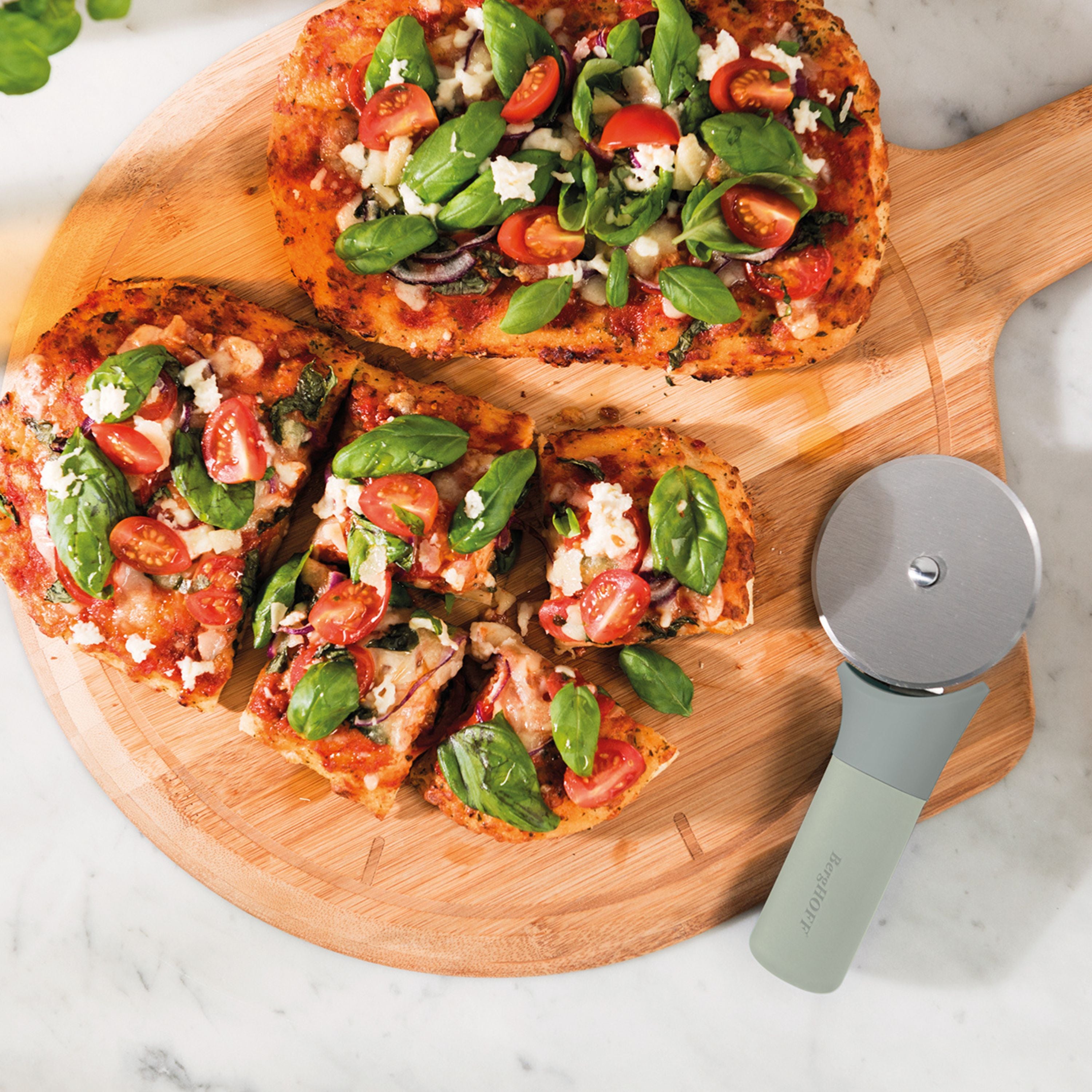 BergHOFF Leo Balance Stainless Steel Pizza Cutter 7.5 Inch - Eco-Friendly Recycled Material - Perfect for Home Kitchen, Pizza Parties & Restaurant Use