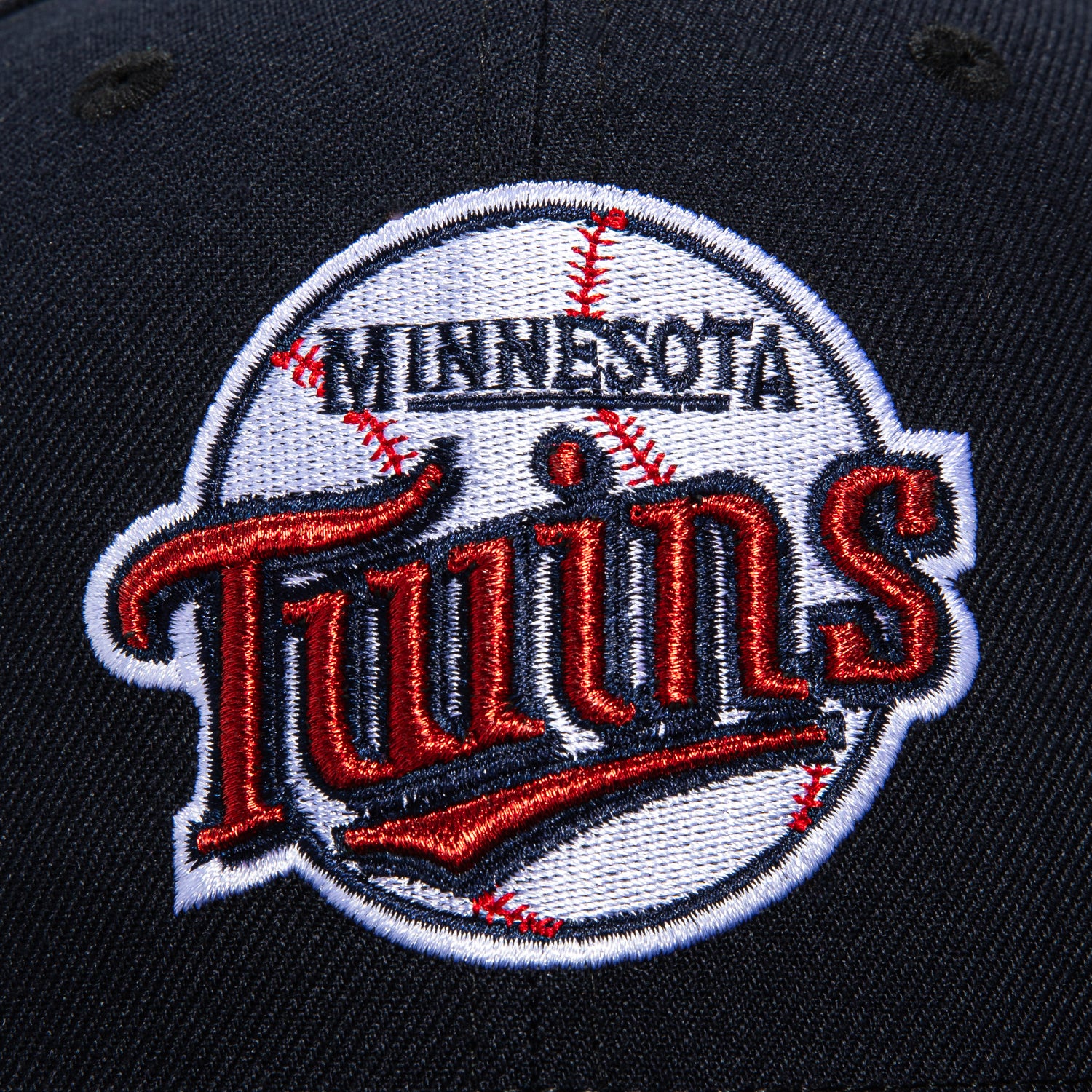 New Era 59Fifty Minnesota Twins 30th Anniversary Patch Logo Hat - Navy Blue Baseball Cap for Men & Women - Perfect for Games, Collecting & Everyday Wear