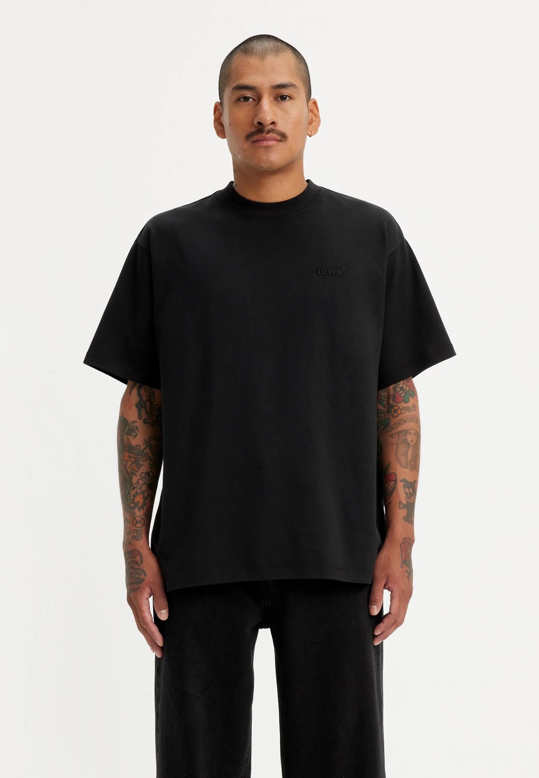 Levi's Relaxed Vintage Embroidered T-Shirt for Men - Soft Cotton Black Tee - Casual Wear & Retro Style Outfit