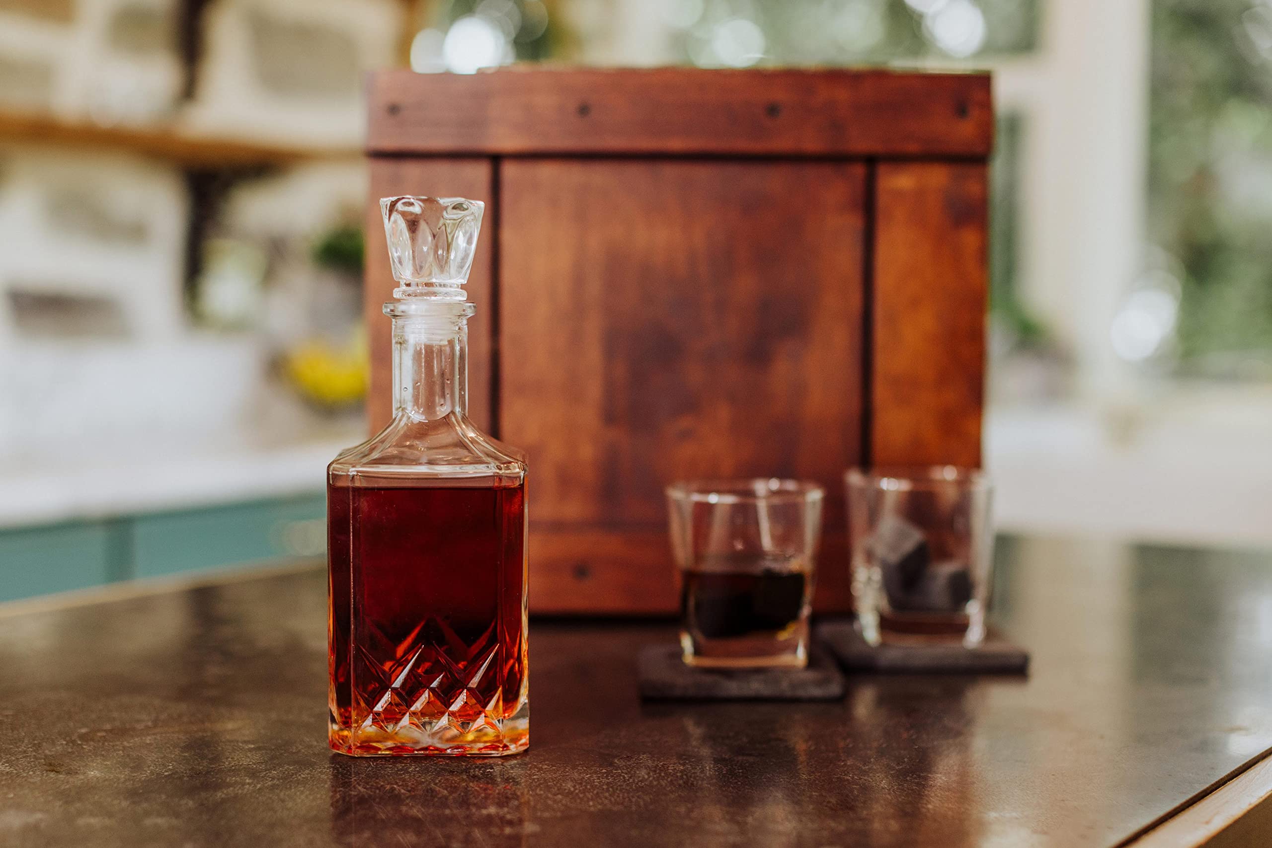 PICNIC TIME Whiskey Gift Set with Wooden Box & Glass Decanter - 14.8
