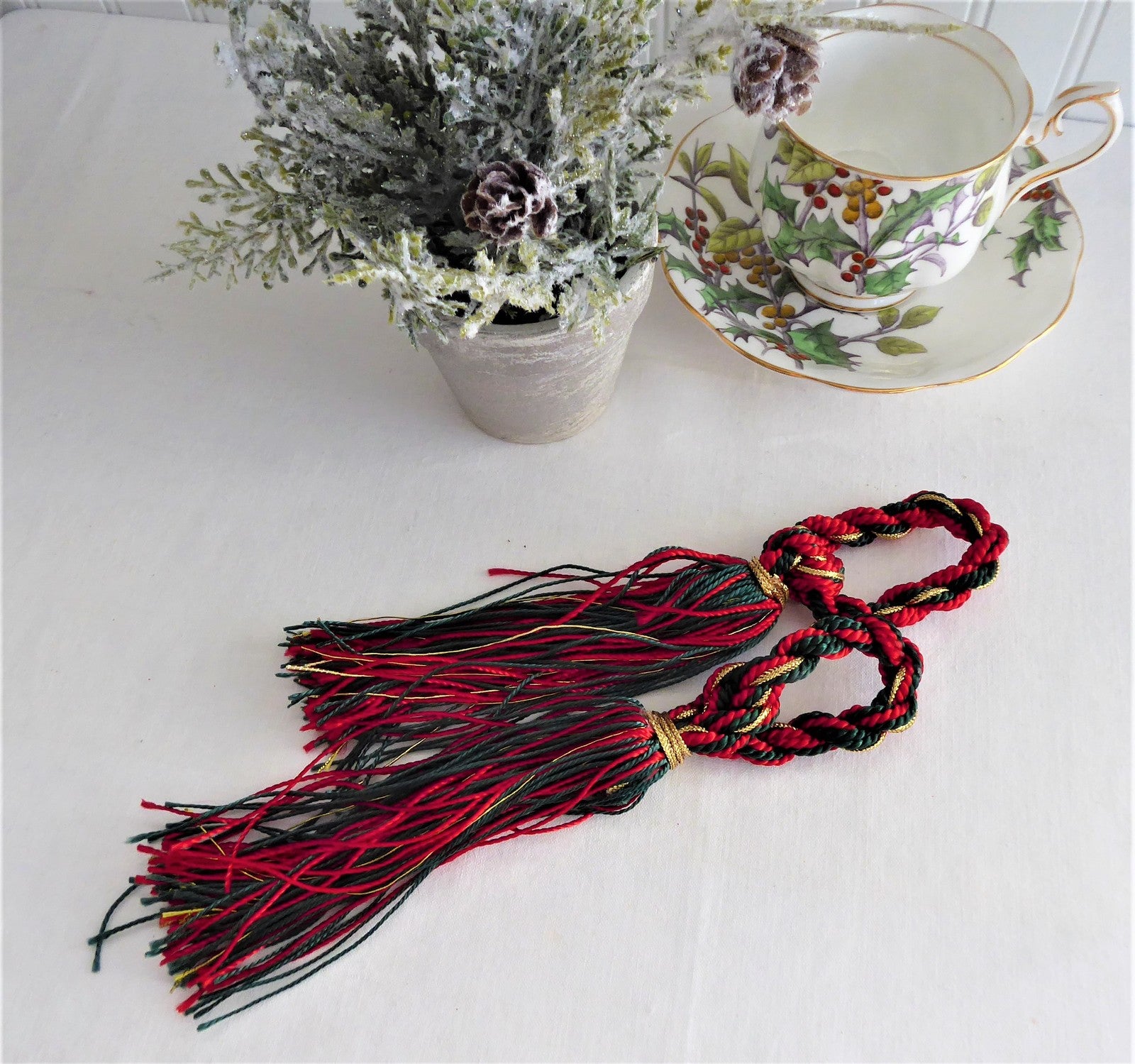 Vintage 1980s Christmas Tassel Ornaments - Red, Gold, Green Holiday Napkin Rings for Festive Table Decor & Party Supplies