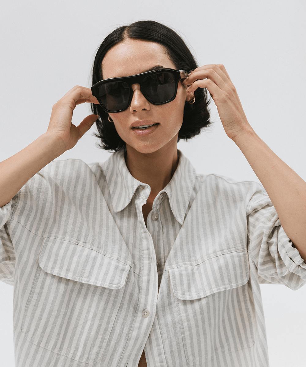 Val Wayfarer Sunglasses - Classic Polarized UV Protection for Men & Women - Perfect for Driving, Travel, and Outdoor Activities