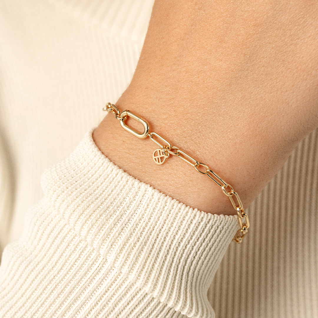 Create Link Bracelet for Women & Men - Adjustable Stainless Steel Cuff Bracelet - Elegant & Durable Jewelry Gift for Everyday Wear, Parties & Special Occasions