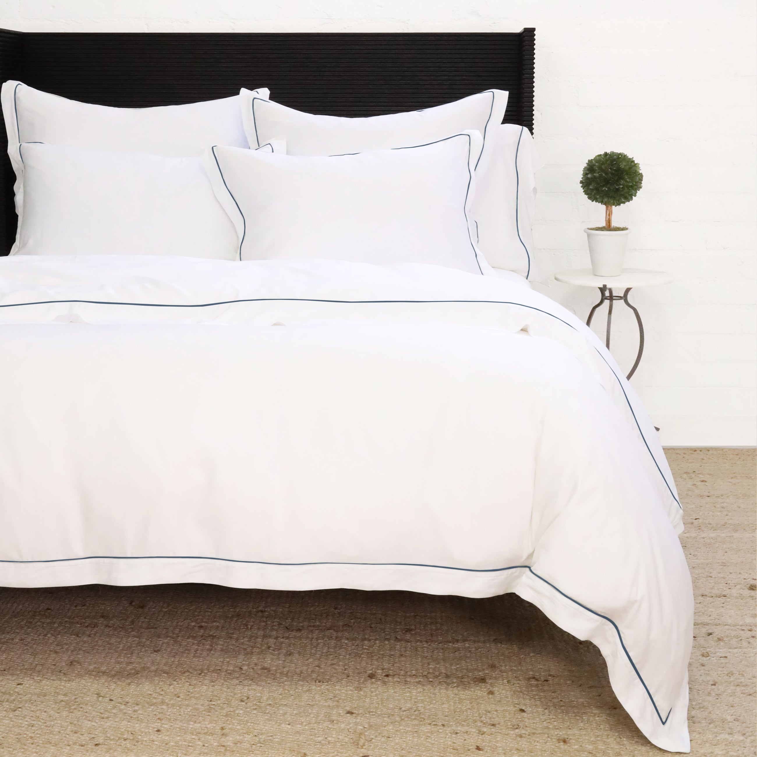 Sheena Bamboo Sateen Duvet Cover Set - Queen Size, Soft & Breathable Bedding Set for Luxurious Sleep - Perfect for Master Bedroom, Guest Room & Hotel Decor