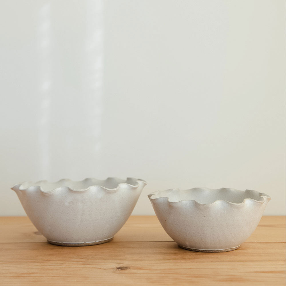 Premium Ceramic Wave Bowl - Handcrafted, Microwave & Dishwasher Safe - Perfect for Soups, Salads & Serving Dishes - Ideal for Home Dining & Party Entertaining