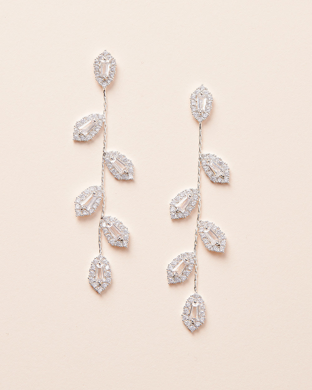 Elegant Fleur Dangle Earrings for Women - Floral Drop Earrings Jewelry Gift for Her | Perfect for Weddings, Parties & Date Nights
