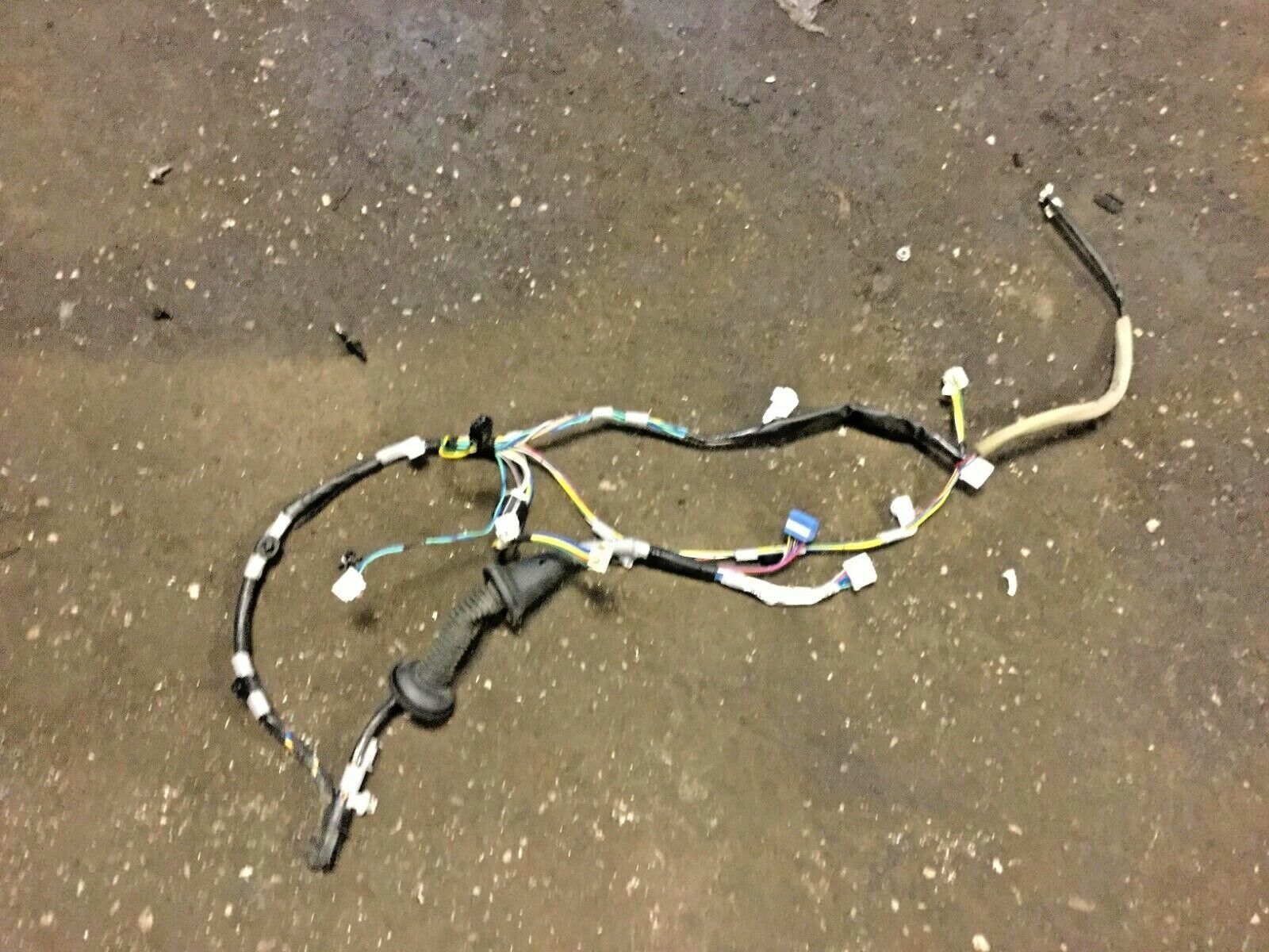 2005-2009 Toyota Prius Right Front Passenger Door Wiring Harness OEM - Perfect for Door Lock Repair & Window Motor Replacement