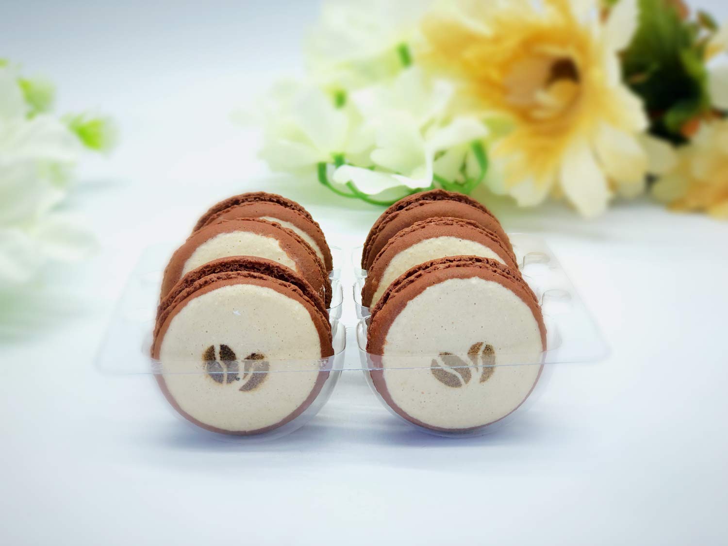 6 Pack Gluten Free French Vanilla Latte Macarons - Delicious Almond Flour Cookies for Gifts, Parties & Coffee Time