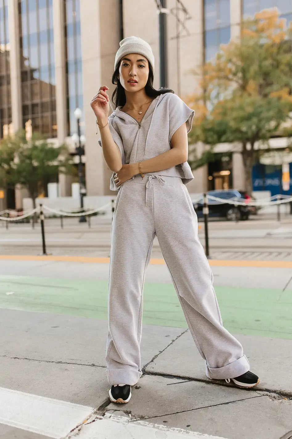 Stylish Amy Cropped Sleeveless Hoodie for Women - Light Grey Summer Fashion Top | Perfect for Gym, Yoga, Running & Casual Streetwear Outfits