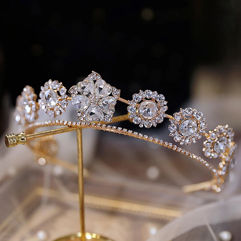 Sparkly Princess Tiara for Girls - Elegant Rhinestone Crown for Birthday, Party & Dress Up - Perfect for Princess Themed Events & Photo Shoots