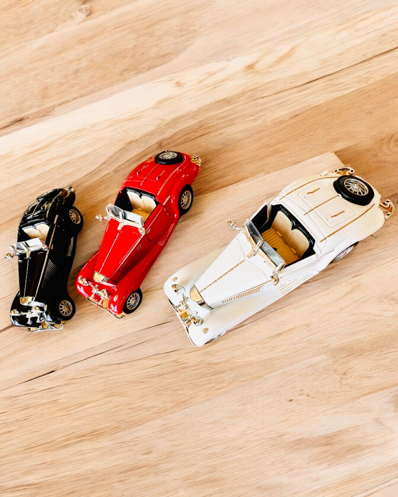 Vintage Classic Retro Car Miniature Model - Personalized Engraving Gift, 3 Style Options - Perfect for Collectors, Car Enthusiasts & Special Occasions