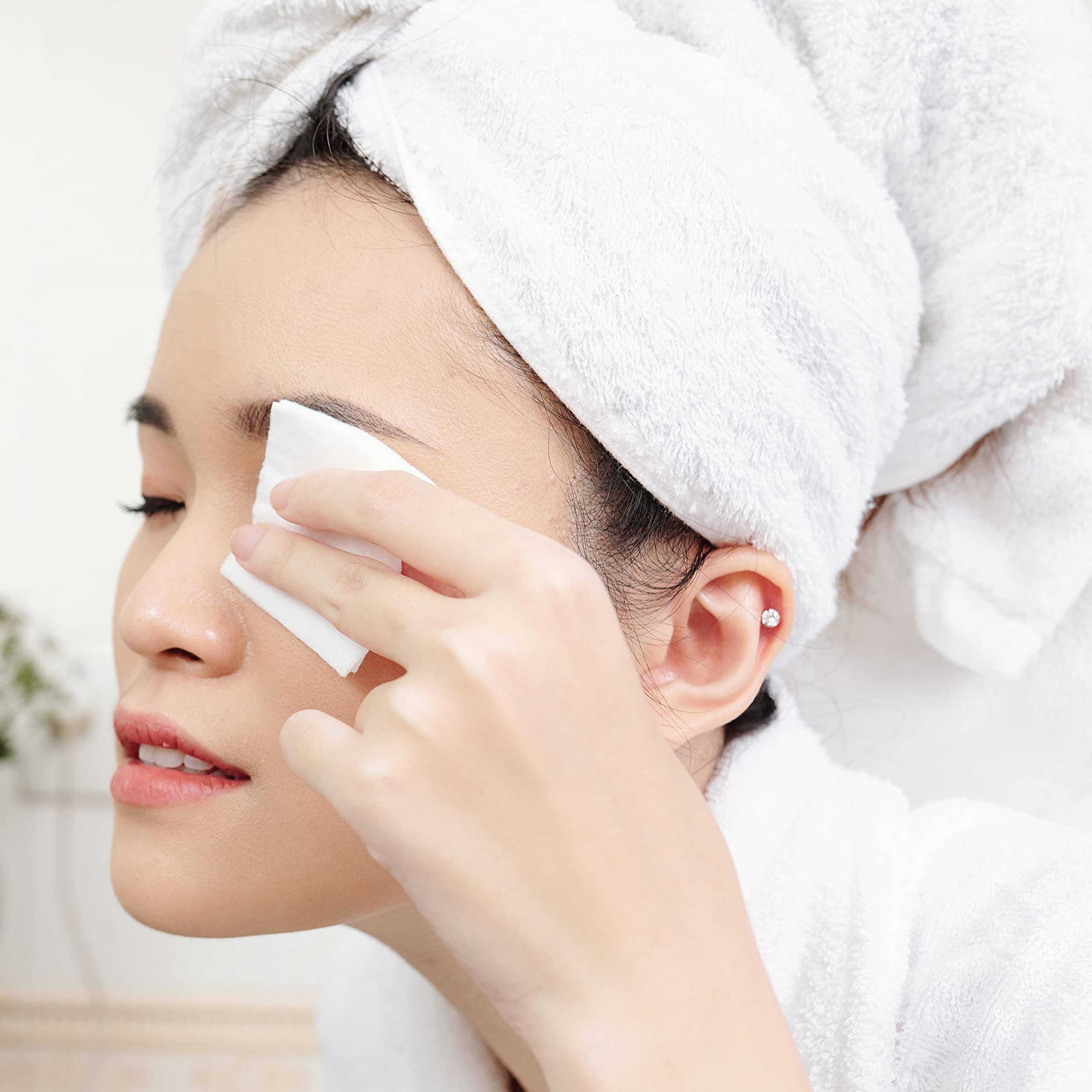 BioMiracle Makeup Cleansing Towelettes with Q10 & Collagen - 30ct (6 Pack) | Gentle Facial Wipes for Removing Eyeliner, Eyeshadow, Lipstick & Mascara | Perfect for Travel, Gym & Daily Skincare Routine