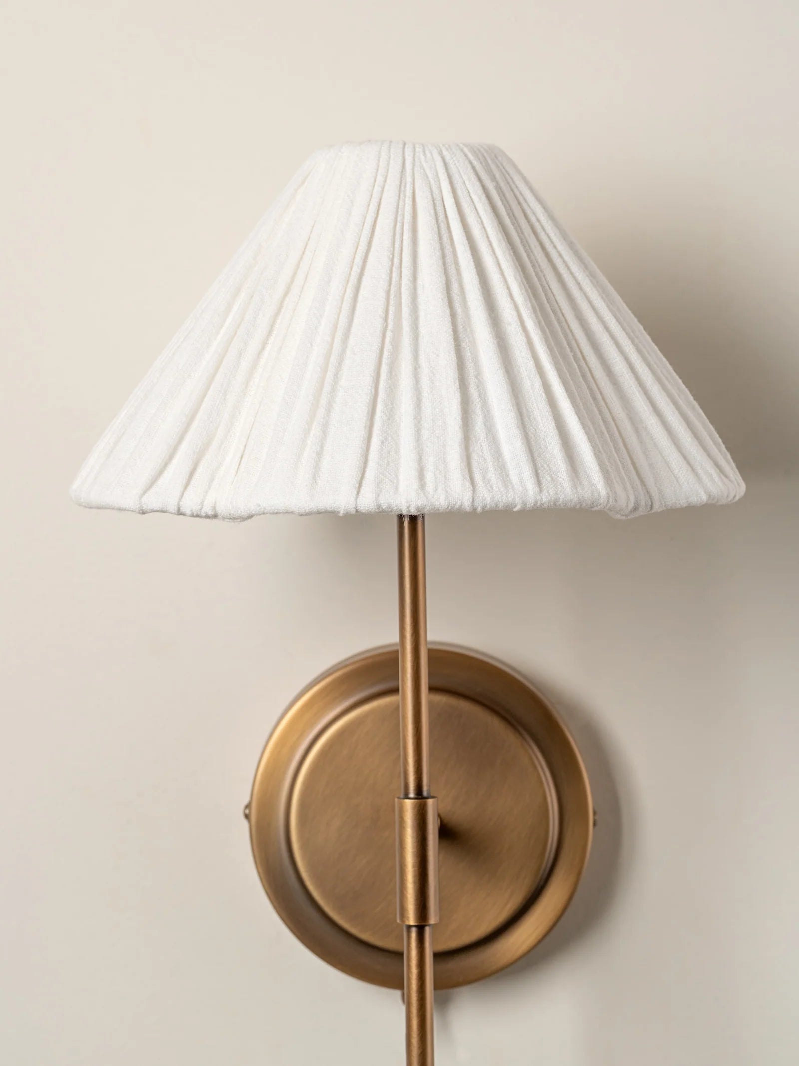 Vintage Aged Brass & Linen Scalloped Wall Sconce - Elegant Farmhouse Lighting for Bedroom, Living Room & Hallway
