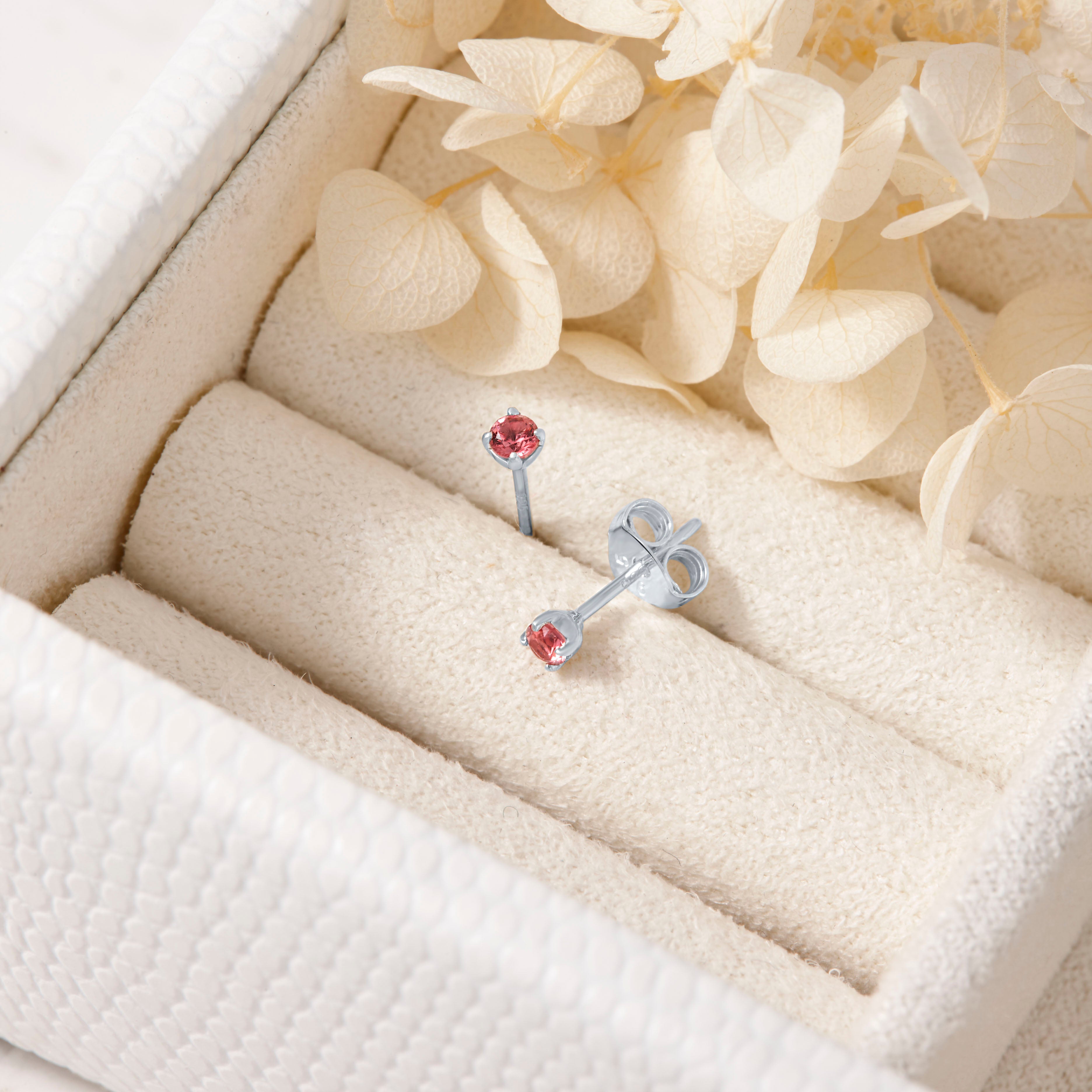 Exquisite 14K Gold Garnet Stud Earrings for Women - Perfect for Everyday Wear, Gift Giving & Special Occasions