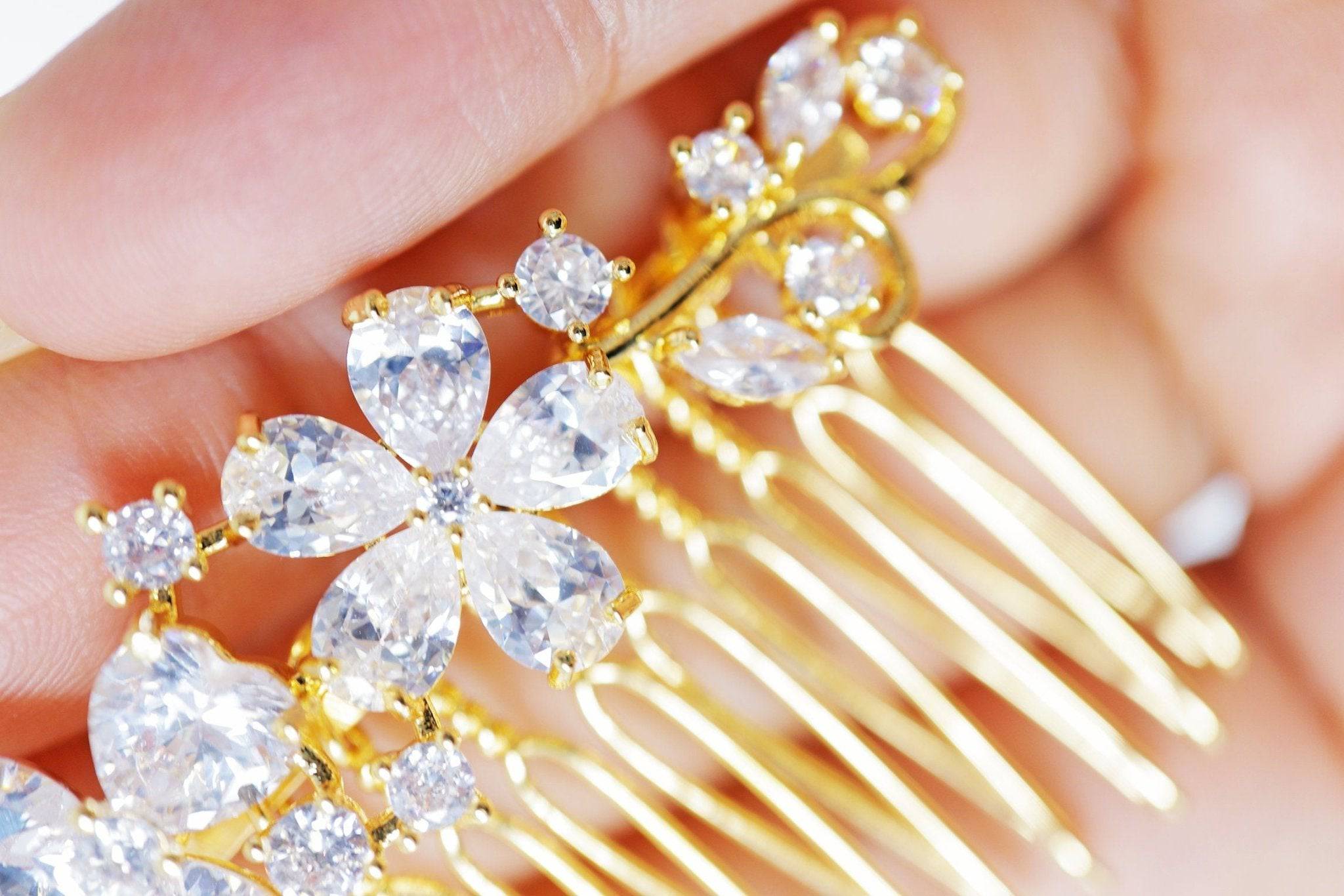 Elegant Cubic Zirconia Minimalist Diamond Floral Leaf Bridal Hair Comb - Wedding Hair Accessories for Bride, Bridesmaids & Special Occasions - Perfect for Weddings, Proms and Formal Events