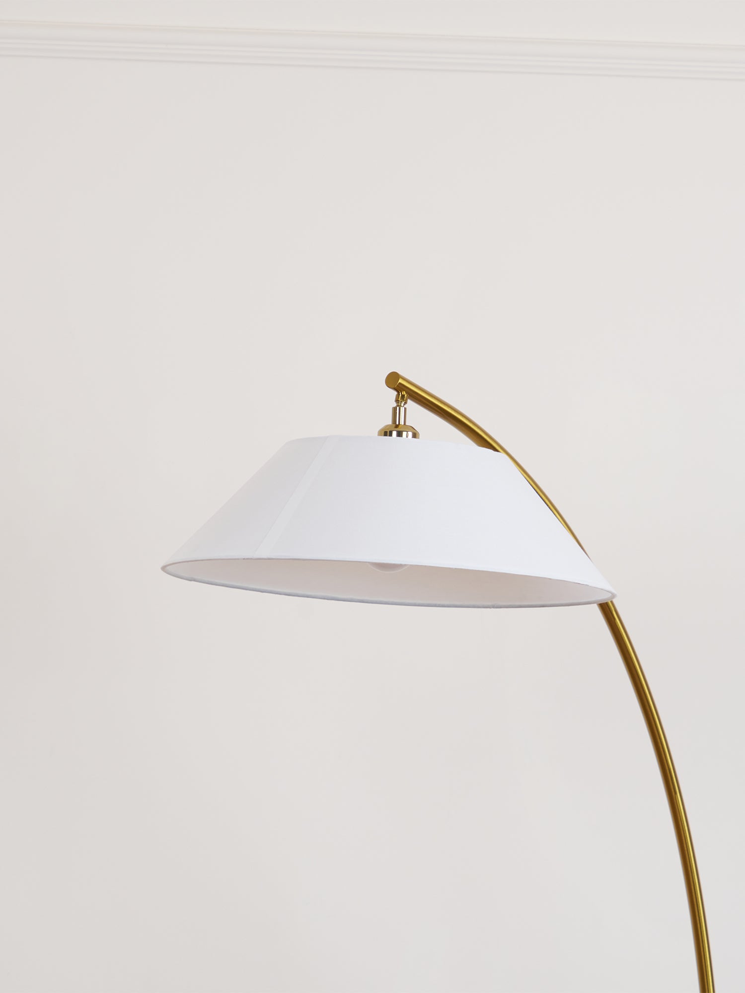 Modern Circo LED Floor Lamp with Adjustable Brightness - Perfect for Living Room, Bedroom & Office Reading Light