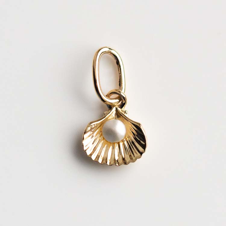 Solid Gold Nature Charm Pendant - Elegant 14K Gold Jewelry for Women, Perfect for Gifts & Everyday Wear