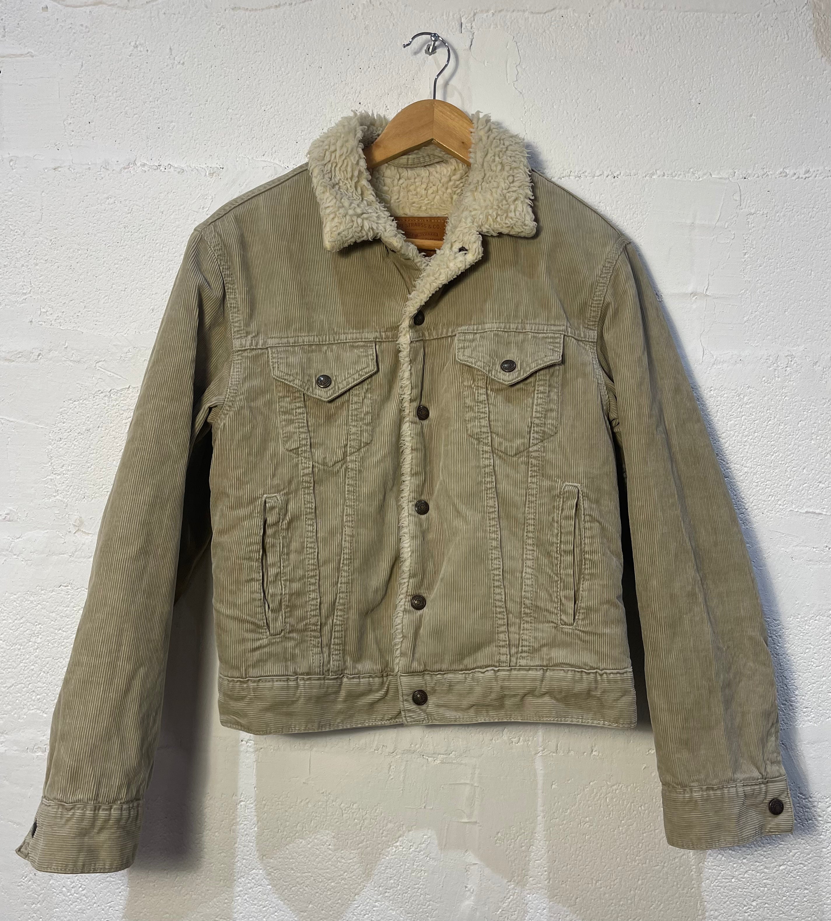 Levi's Corduroy Jacket for Men & Women - Vintage Style Comfortable Cotton Jacket - Perfect for Casual Outfits, Fall & Winter Wear