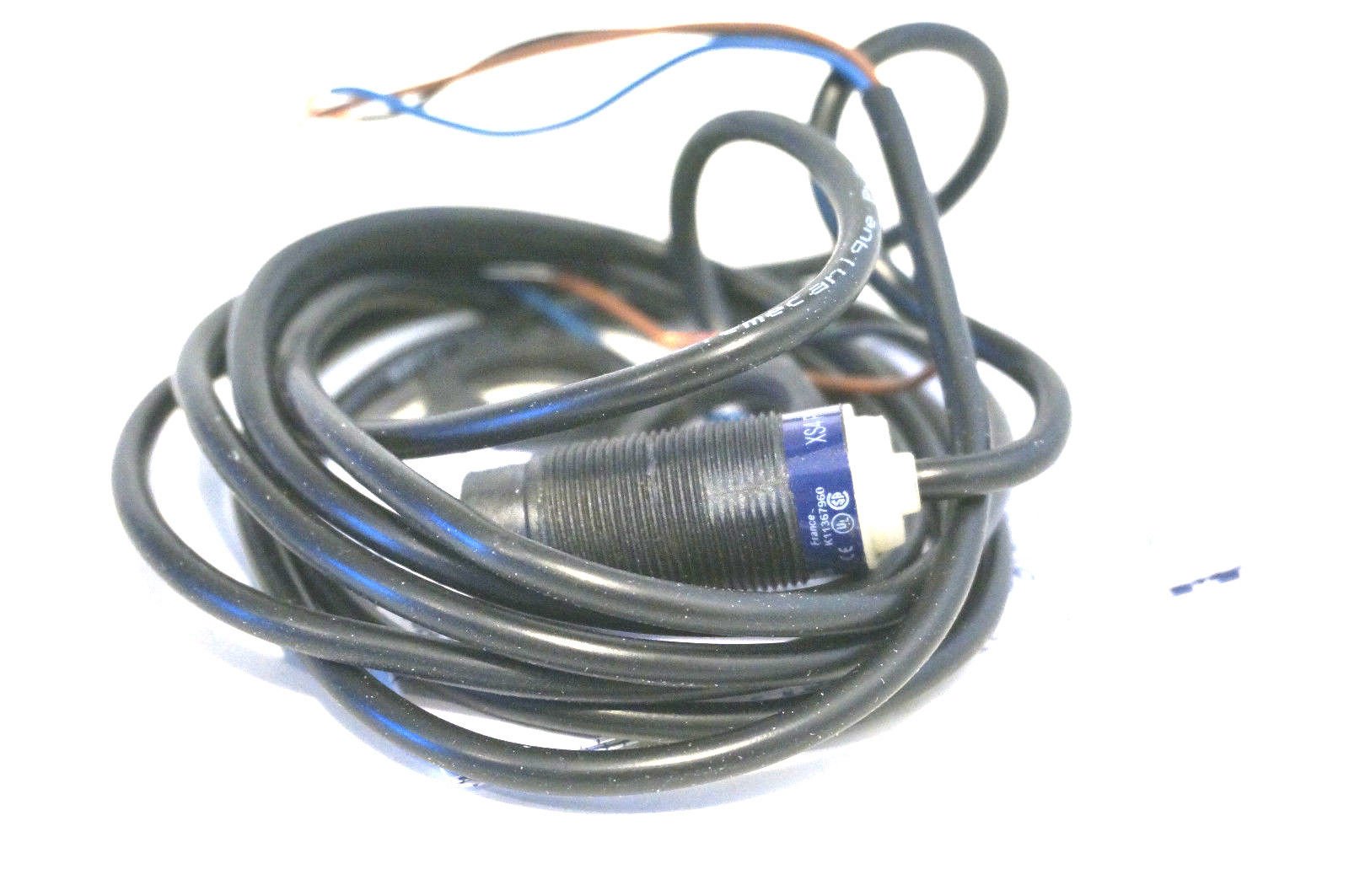 SCHNEIDER ELECTRIC XS4P18AB120 Inductive Proximity Sensor 24V DC 20mA 8mm Detection Range - Perfect for Industrial Automation, Packaging, and CNC Machinery