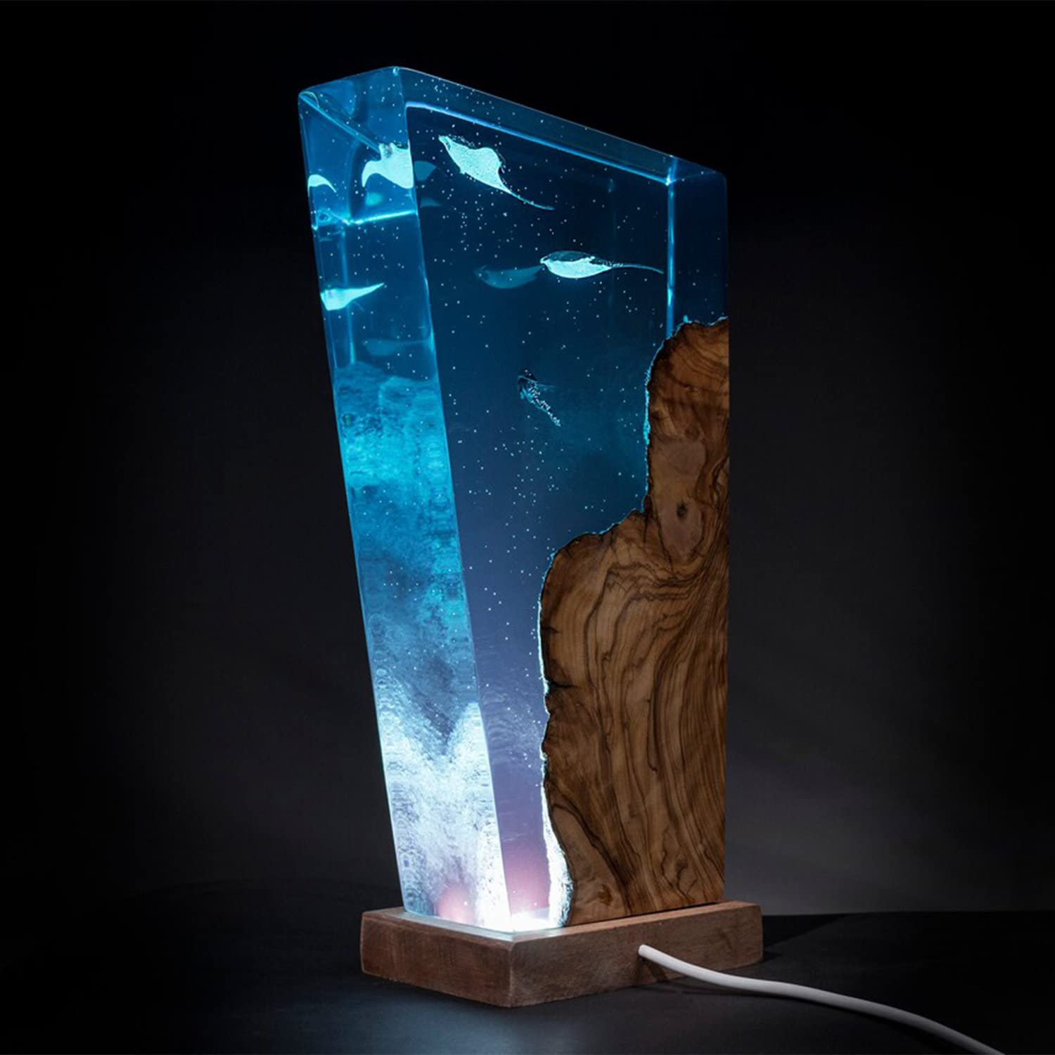 Handcrafted Manta Ray Resin Wood Night Light - 3x8 Inch Ocean Theme Diorama with Diver & Stingray Design - Perfect Scuba Gift, Bedroom Decor, or Zen Meditation Lamp