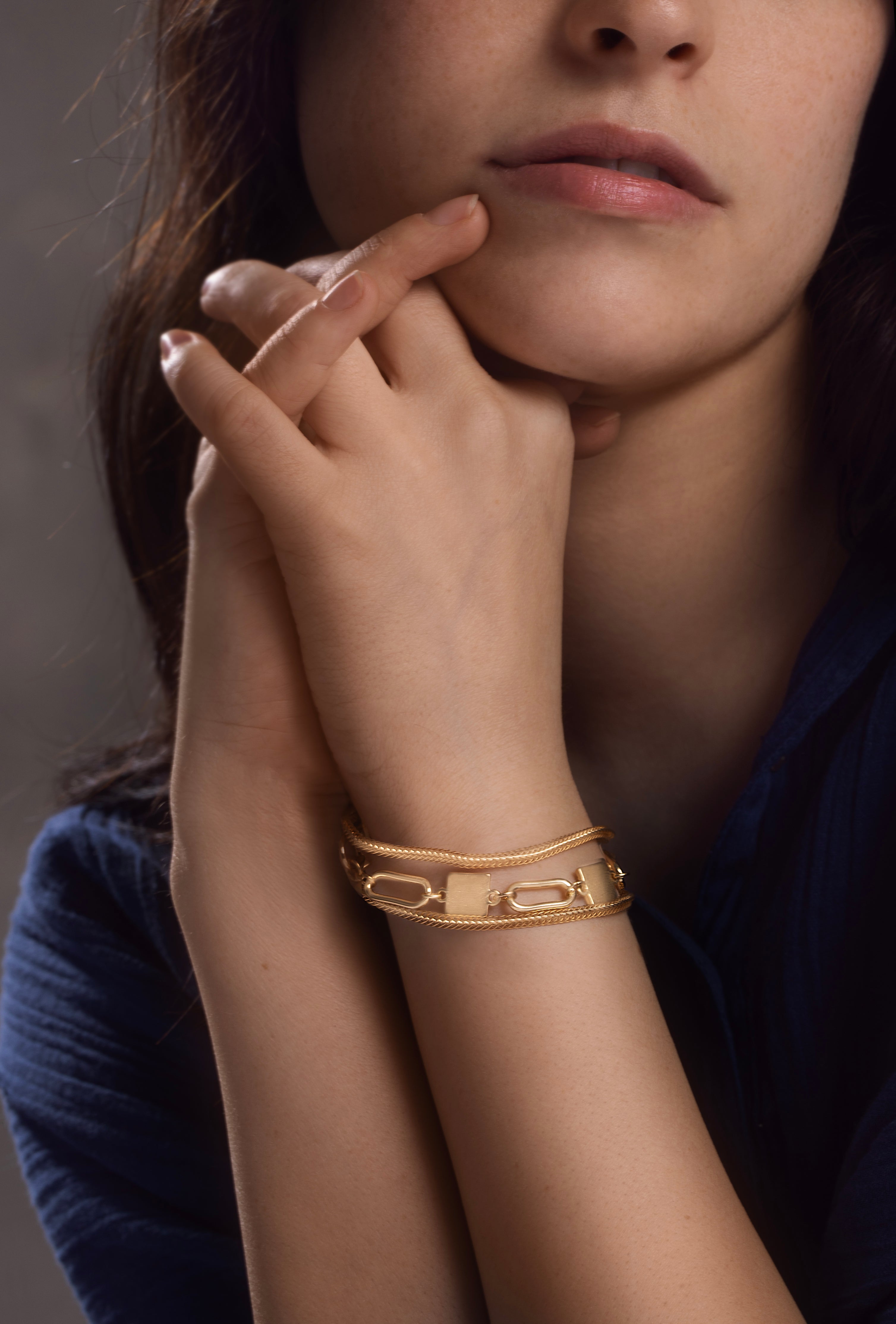 Hammered Gold Chain Link Bracelet for Women - Elegant & Durable Jewelry for Everyday Wear, Parties & Gifts