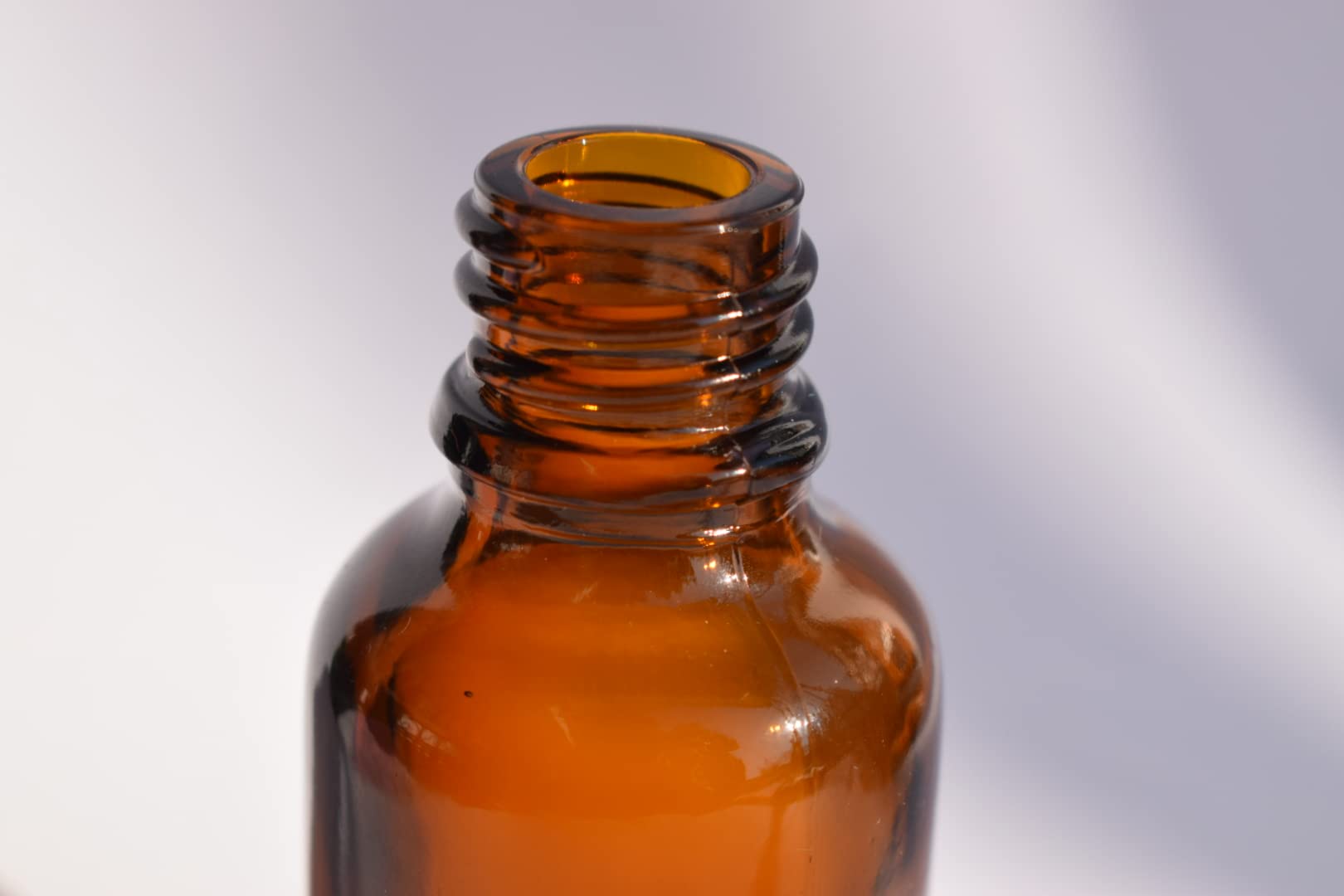 Herbdale 15ml Round Amber Glass Bottles with Dropper & Leak-Proof Cap (Pack of 6) - Essential Oil Bottles, Perfume Containers, Cosmetic Serum Storage - Ideal for DIY Blends, Travel Size Liquids & Aromatherapy