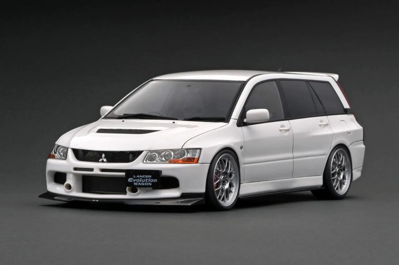 1:18 Scale Mitsubishi Lancer Evolution Wagon (CT9W) White Diecast Model Car - Perfect for Collectors, Racing Enthusiasts & Display Showcase