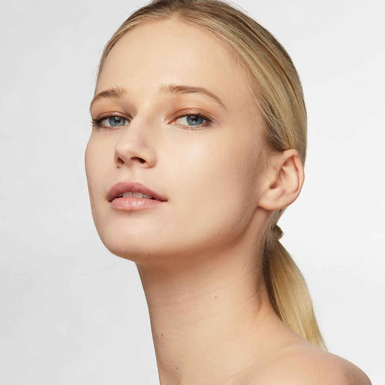 Estée Lauder Double Wear Stay-in-Place Makeup Foundation - 24 Hour Wear, Oil-Free, Medium to Full Coverage - Perfect for Long Days, Weddings & Special Events