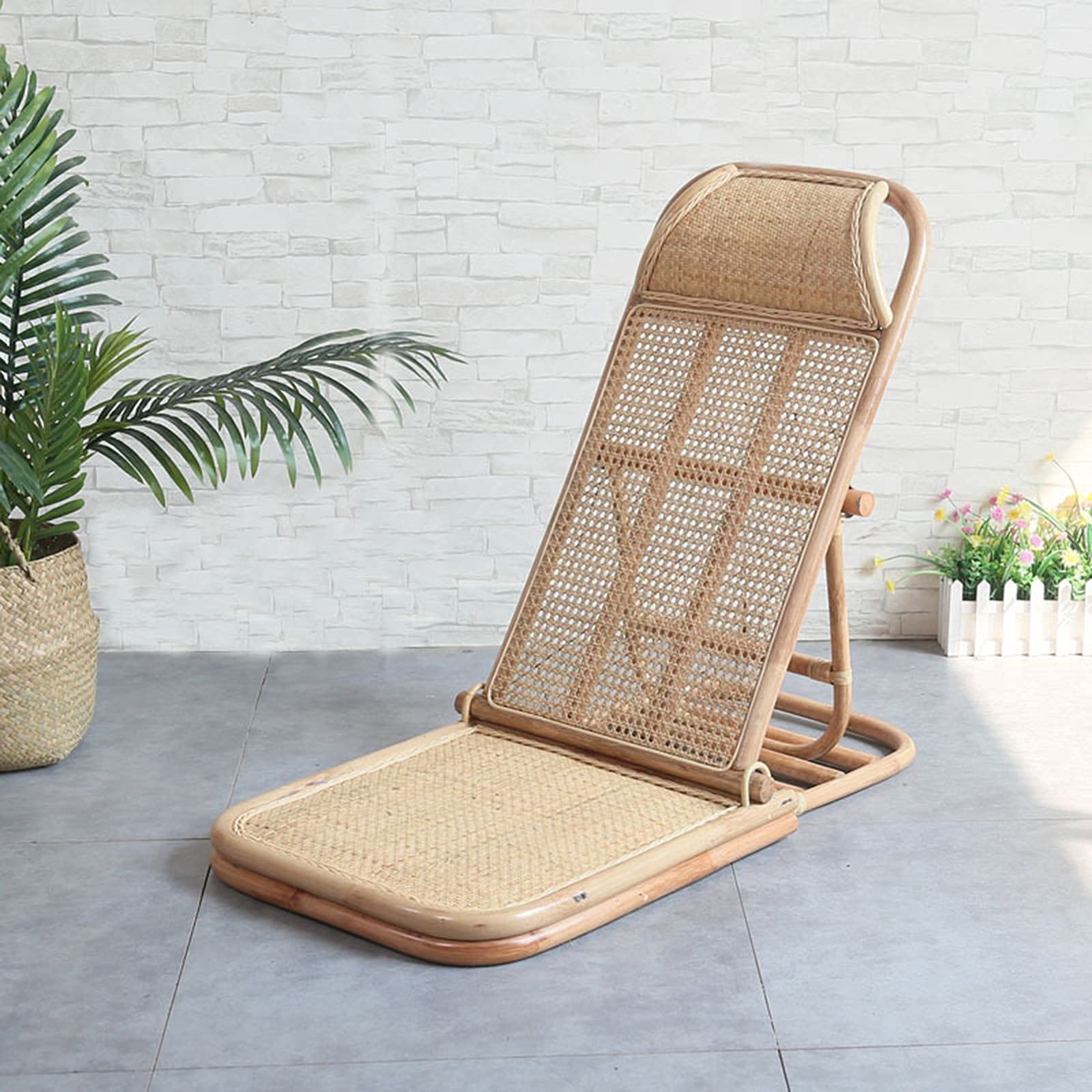 Comfortable Outdoor Garden Reclining Chair - Portable Folding Chaise Lounge for Camping, Beach, Patio & Lawn - Ergonomic Design for Relaxing in Backyard, Poolside or Picnic