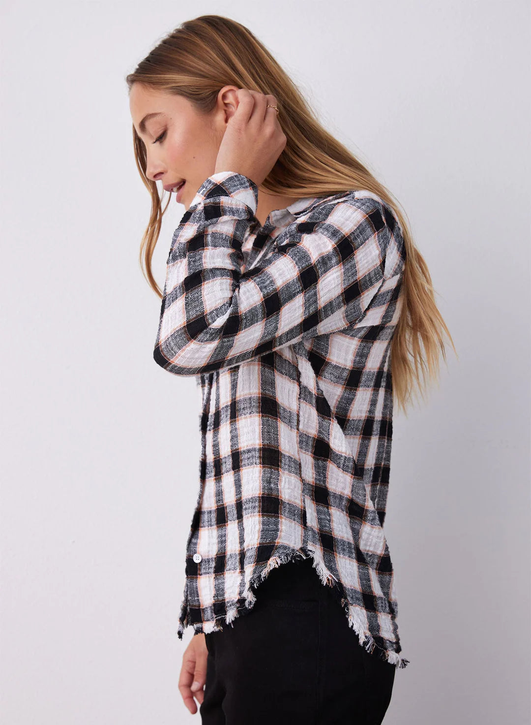 Stylish Frayed Hem Button Down Shirt - Black & White Checkered Plaid for Casual & Office Wear