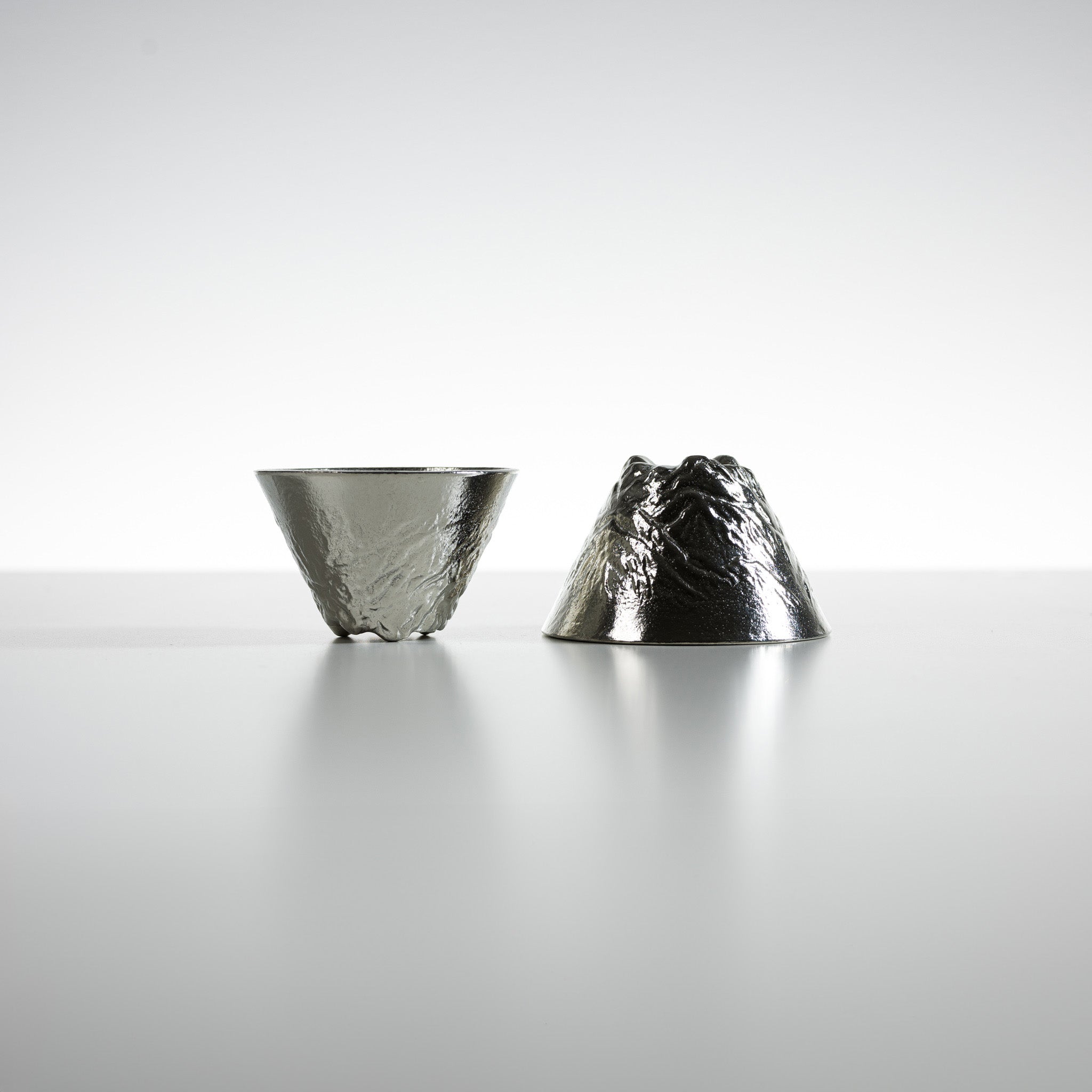 NOUSAKU Tateyama Mountain Pair Sake Cup Set - Traditional Japanese Handcrafted Sake Cups for Couples - Perfect for Romantic Dinners, Wedding Gifts & Japanese Culture Enthusiasts