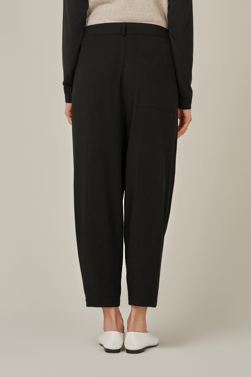 Stylish Tencel Barrel Pants for Women - Comfortable High Waist Wide Leg Trousers in Black | Perfect for Office, Casual Wear & Travel